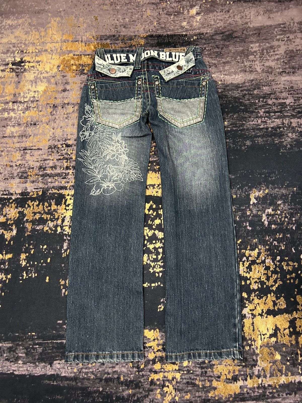 Japanese Brand Blue Moon Blue Buckle Back Flower Jeans Size US 29 - 2 Thumbnail