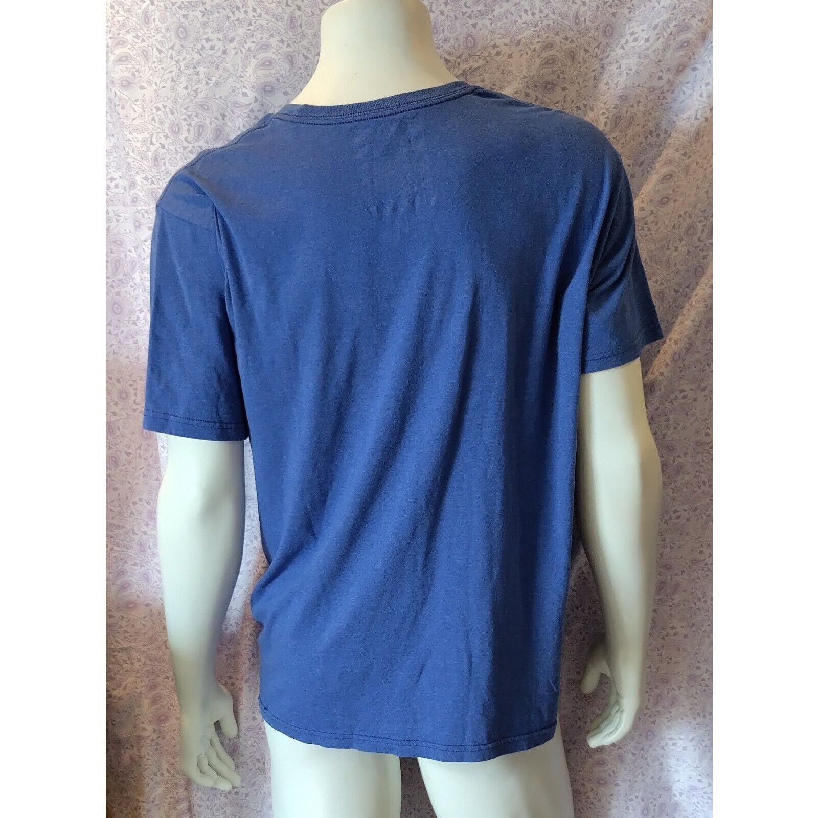 Disney NEW! Walt Disney Studios Mickey Mouse Iconic Pose, XL Size US XL / EU 56 / 4 - 3 Thumbnail