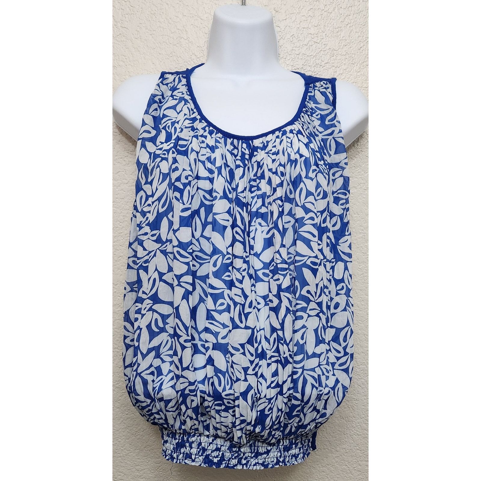 Covington Covington Blue White Floral Pleated Sleeveless Top Small Size S / US 4 / IT 40 - 1 Thumbnail