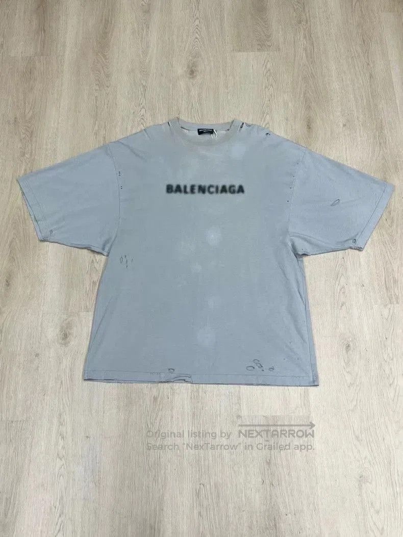 Balenciaga Balenciaga Blurred Logo Short Sleeve Tee. Size US XS / EU 42 / 0 - 1 Thumbnail