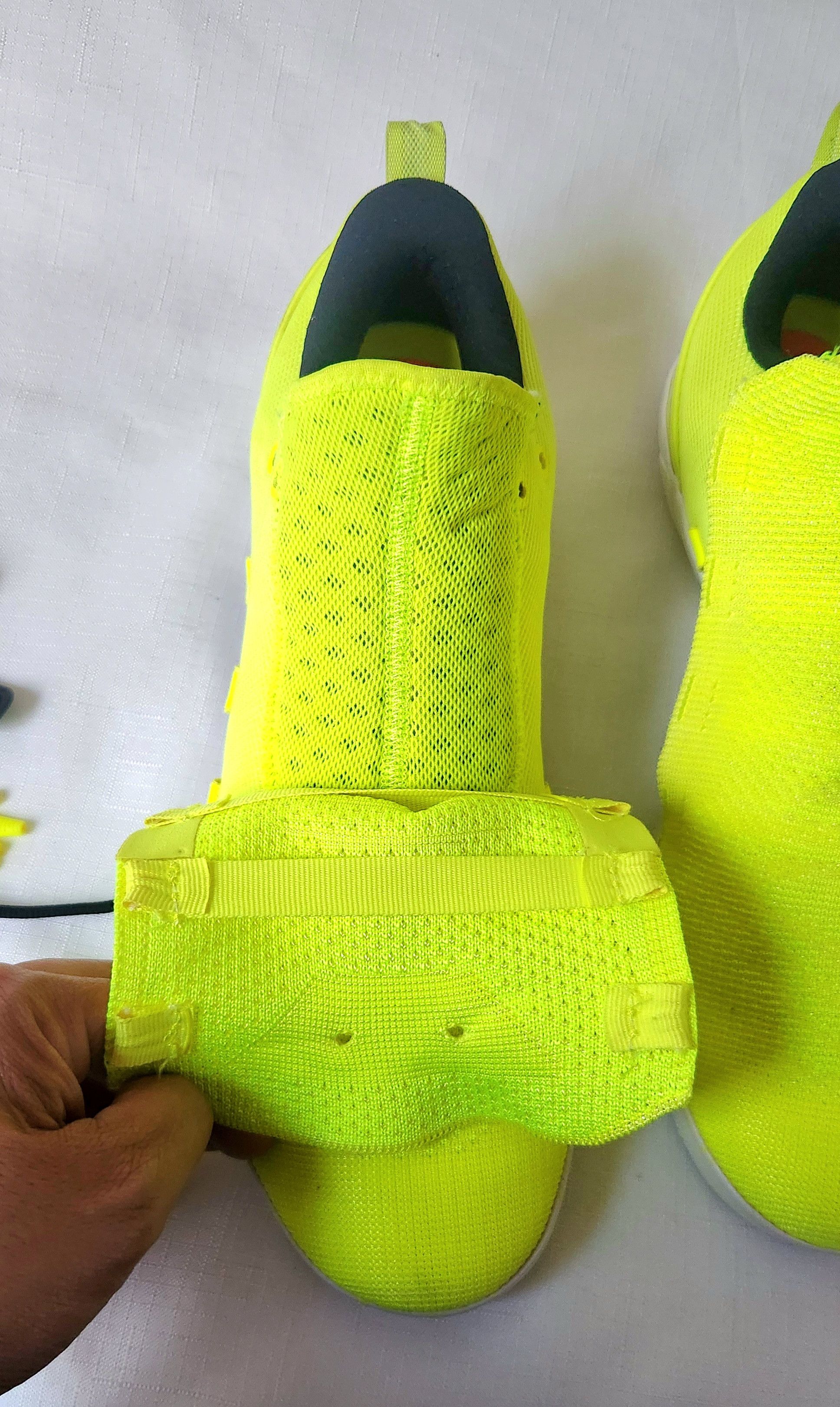 Nike Nike Kobe AD NXT Low VOLT Grinch 916832-710 Basketball SZ 12 Size US 12 / EU 45 - 13 Thumbnail