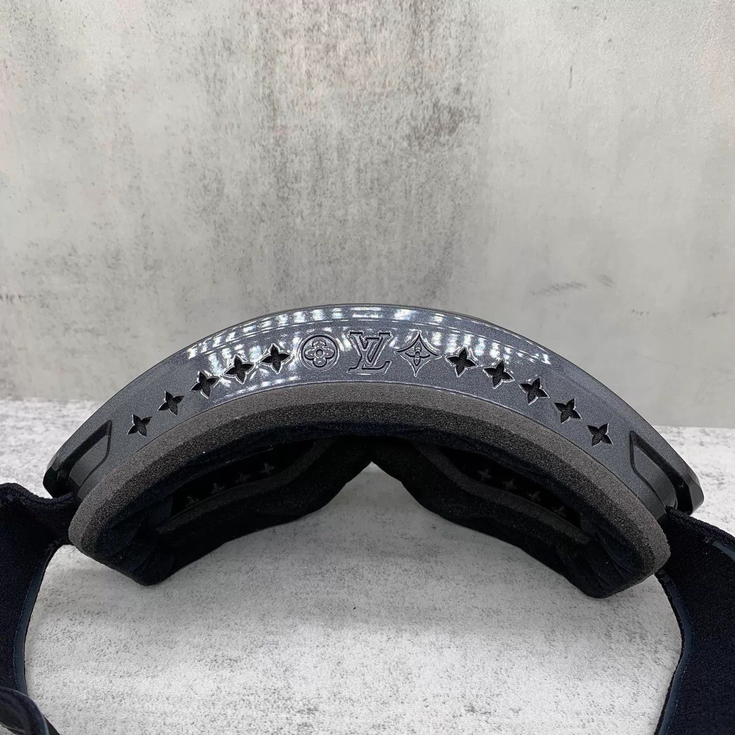 Louis Vuitton LV New Black Monogram Print Windproof Ski Goggles Size ONE SIZE - 7 Thumbnail