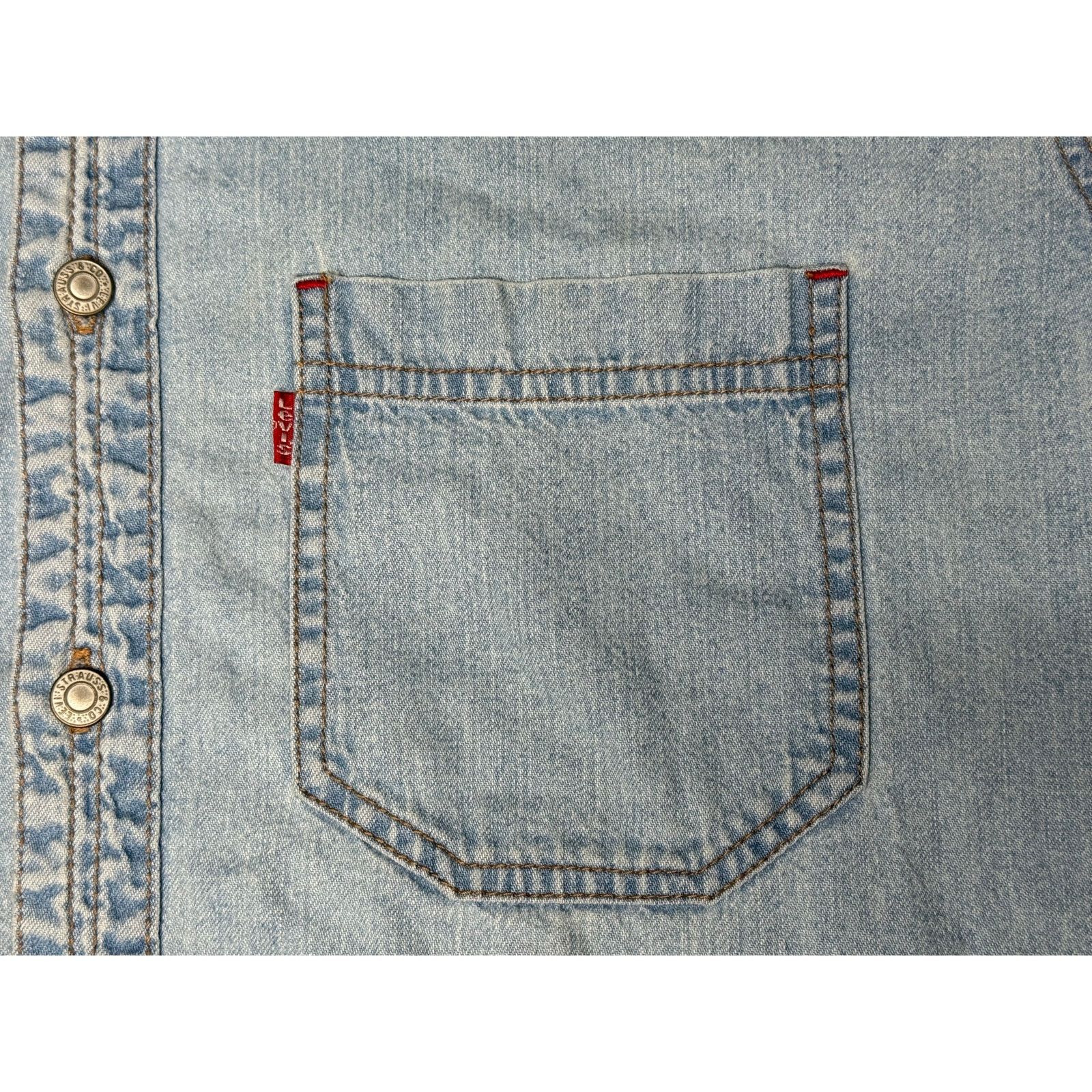 Levi's Vintage Levi’s Red Tab Button Up Denim Jean Shirt Medium Size US M / EU 48-50 / 2 - 5 Thumbnail
