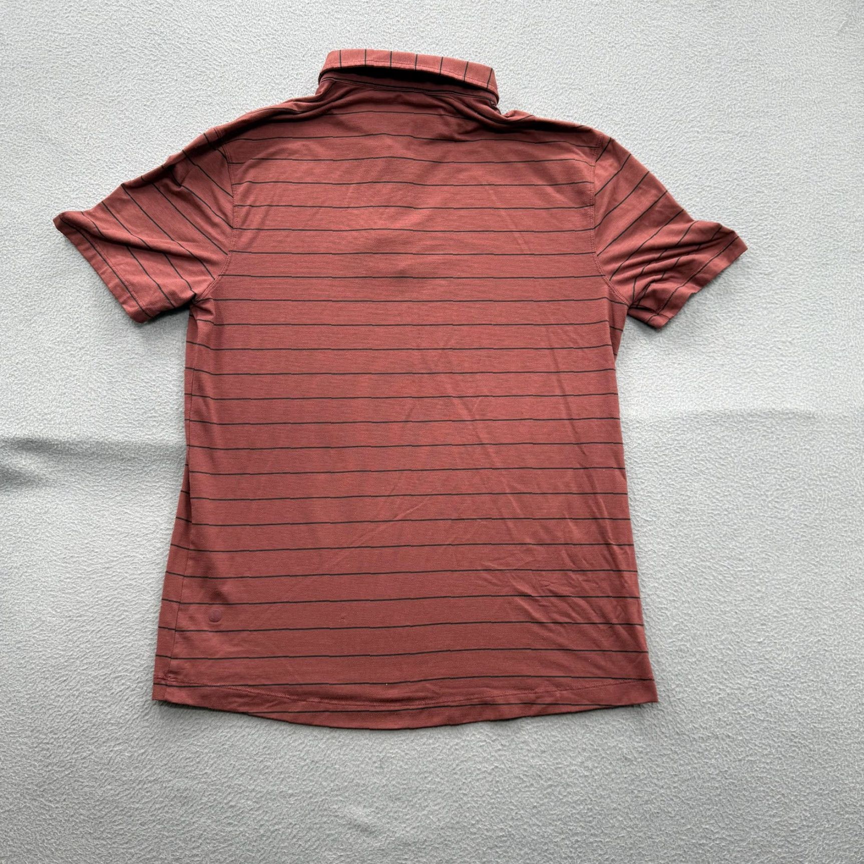 Lululemon Lululemon Polo Shirt Mens M Red Striped Performance Golf Lightweight Shirt Size US M / EU 48-50 / 2 - 2 Thumbnail