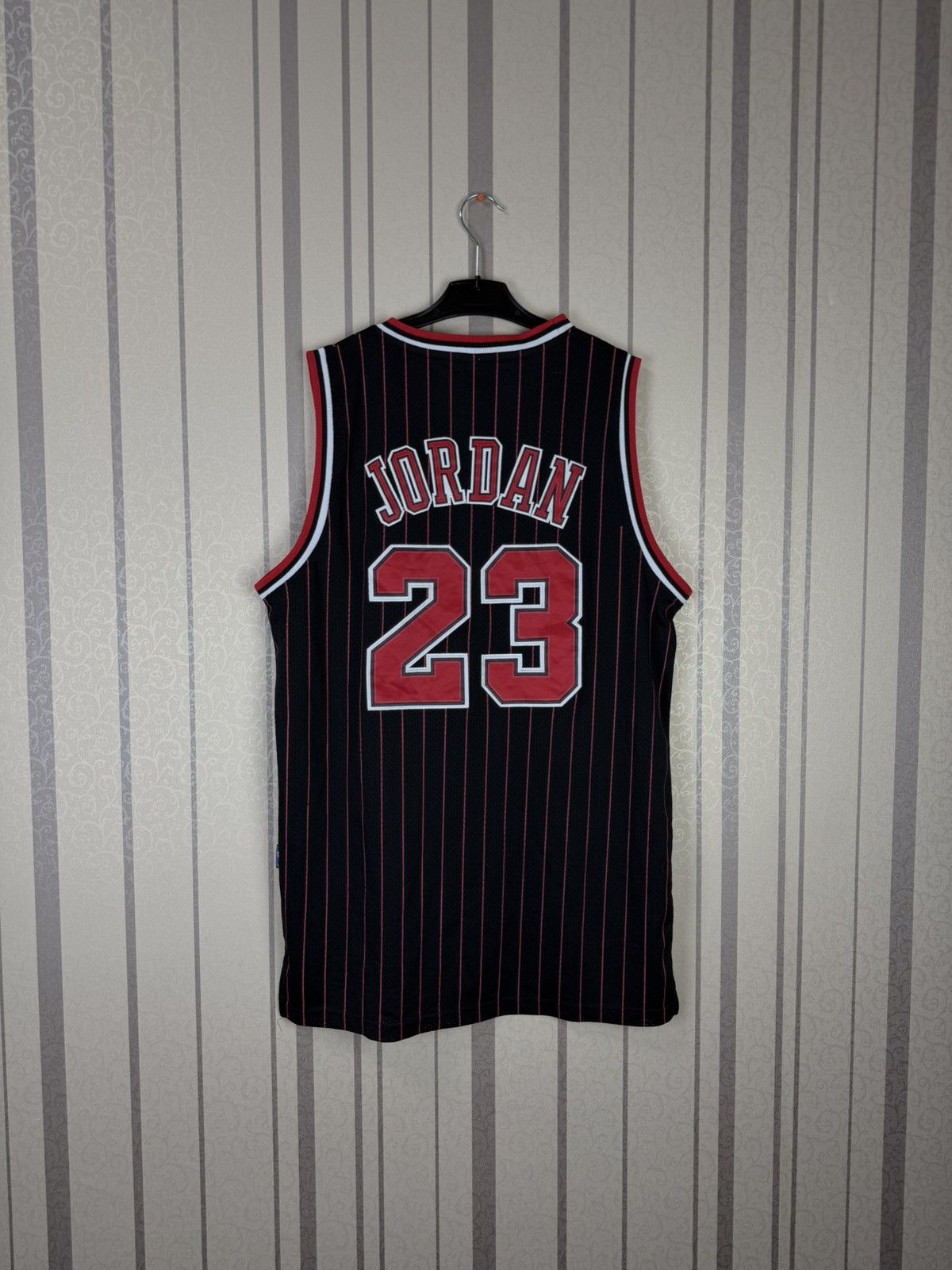 Jordan Brand Vintage Nike NBA Bulls Jordan 23 Jersey Tee Tank 90s Size US L / EU 52-54 / 3 - 2 Thumbnail