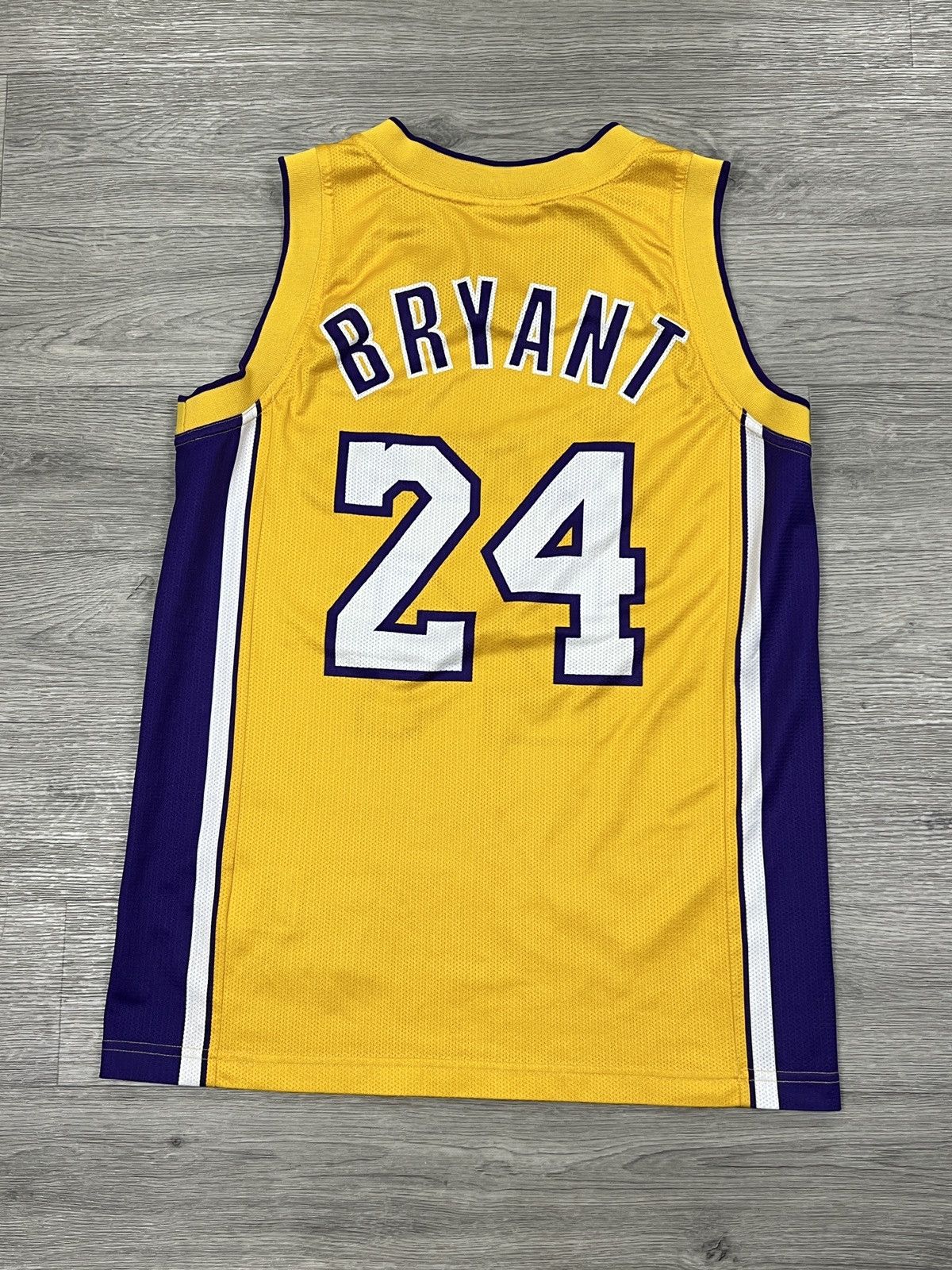 Champion Vintage Champion Los Angeles Lakers Kobe Bryant NBA Jersey Size US XS / EU 42 / 0 - 6 Thumbnail