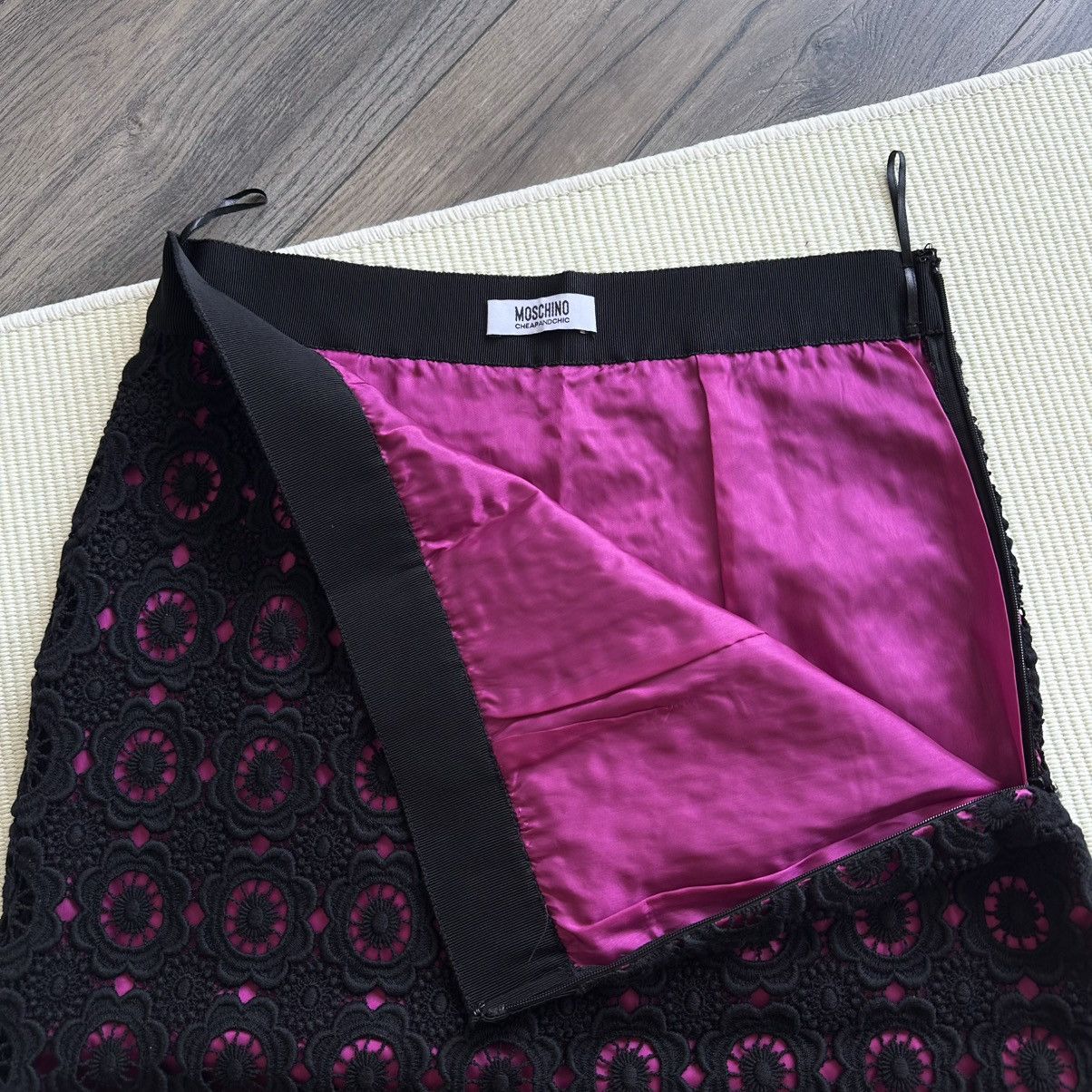 Moschino Moschino Cheap and Chic Black Magenta Mid Length Lace Skirt Size 30" / US 8 / IT 44 - 2 Thumbnail