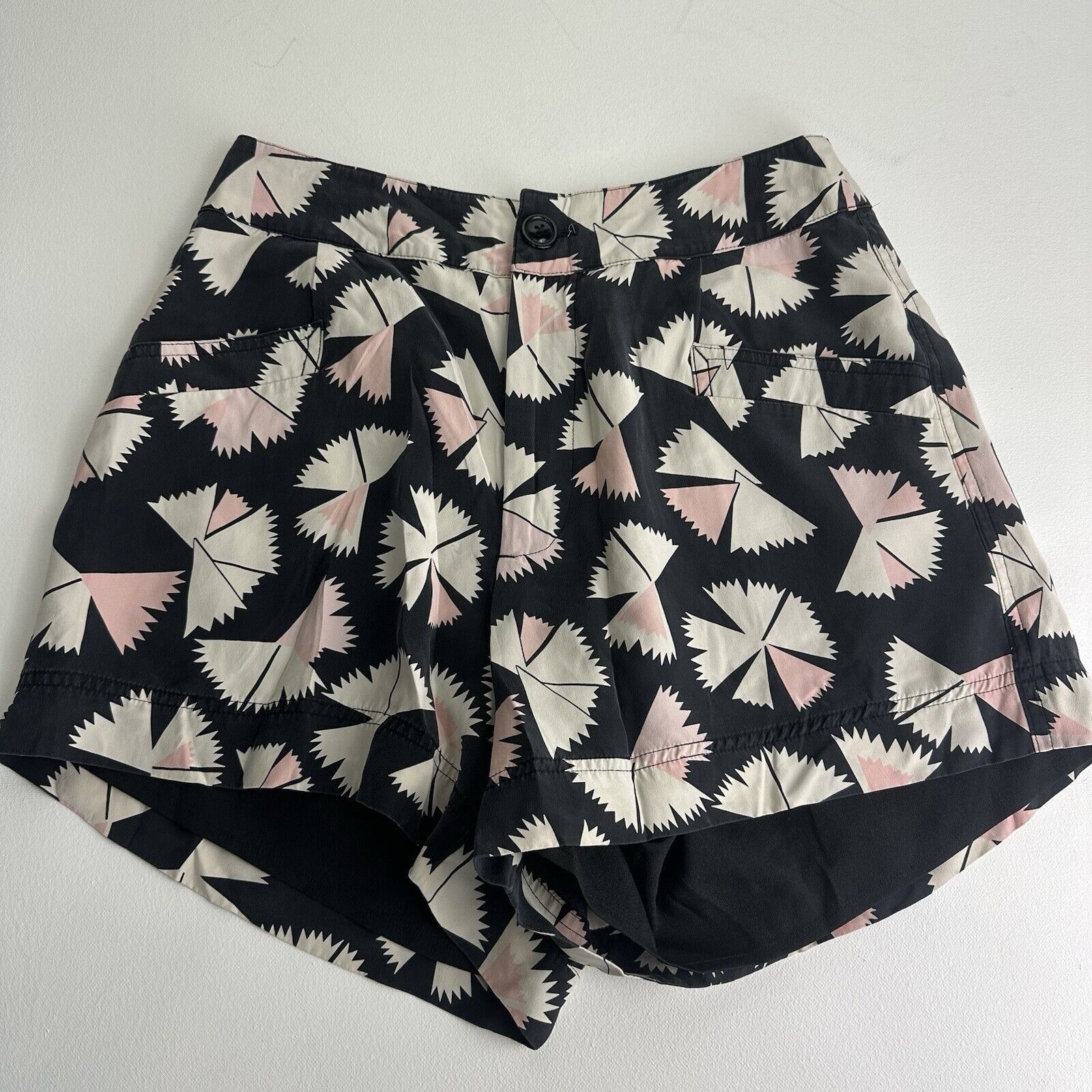 Marc by Marc Jacobs Marc by Marc Jacobs Geometric Silk Shorts Size S Size 28" / US 6 / IT 42 - 1 Thumbnail