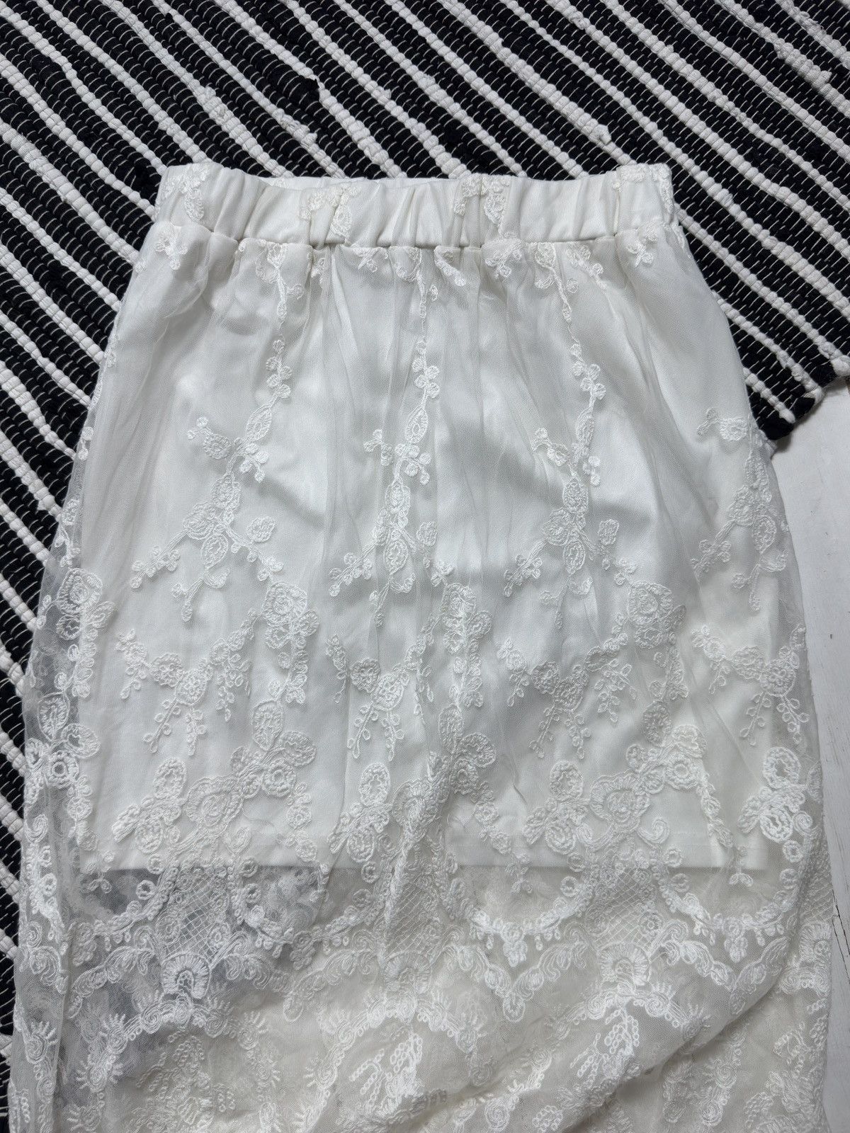 Other GUIPURE LACE RUSHES MESH TIE MIDI SKIRT Size 28" / US 6 / IT 42 - 6 Thumbnail