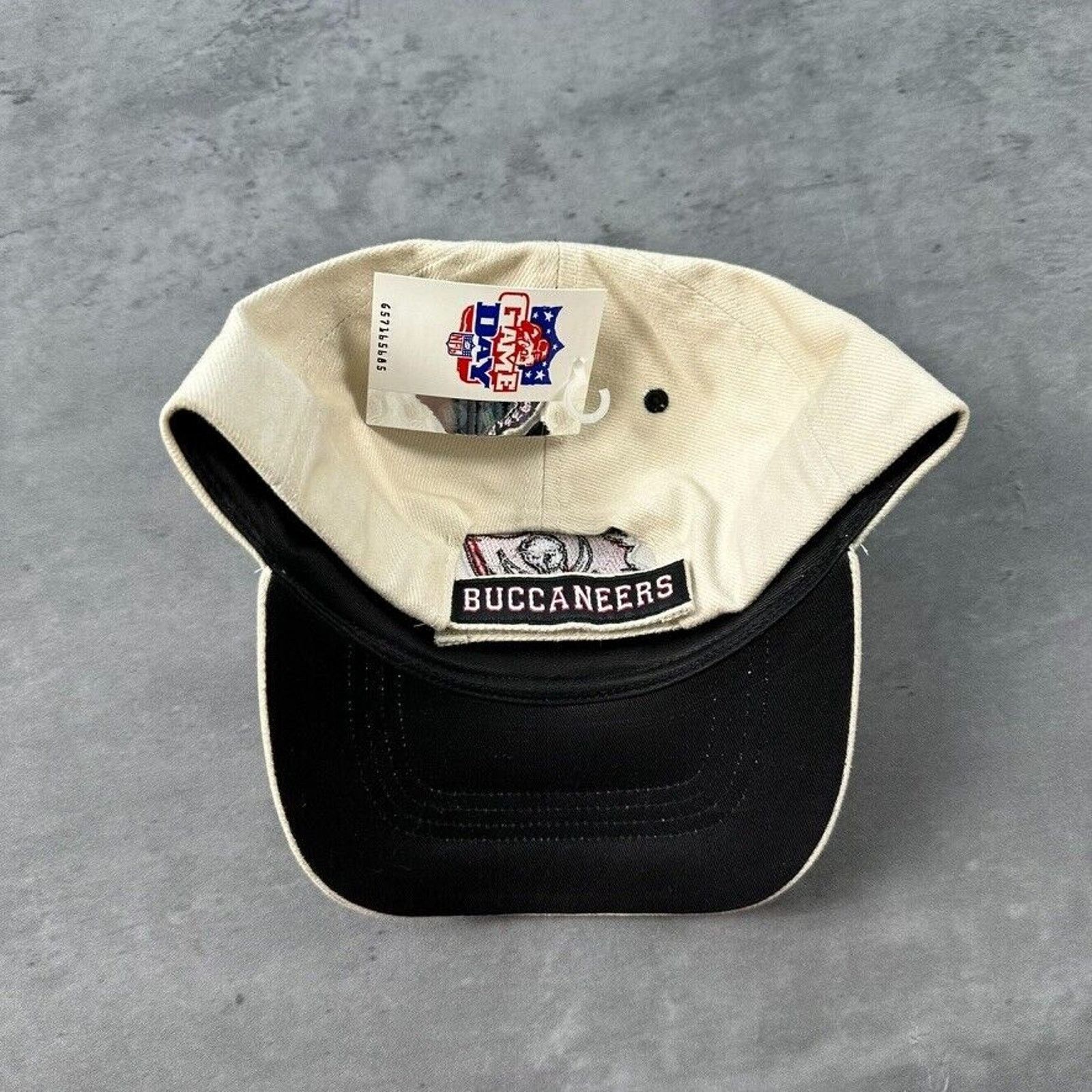 NFL Vintage Deadstock NWT Tampa Bay Buccaneers Game Day NFL Hat Size ONE SIZE - 4 Thumbnail