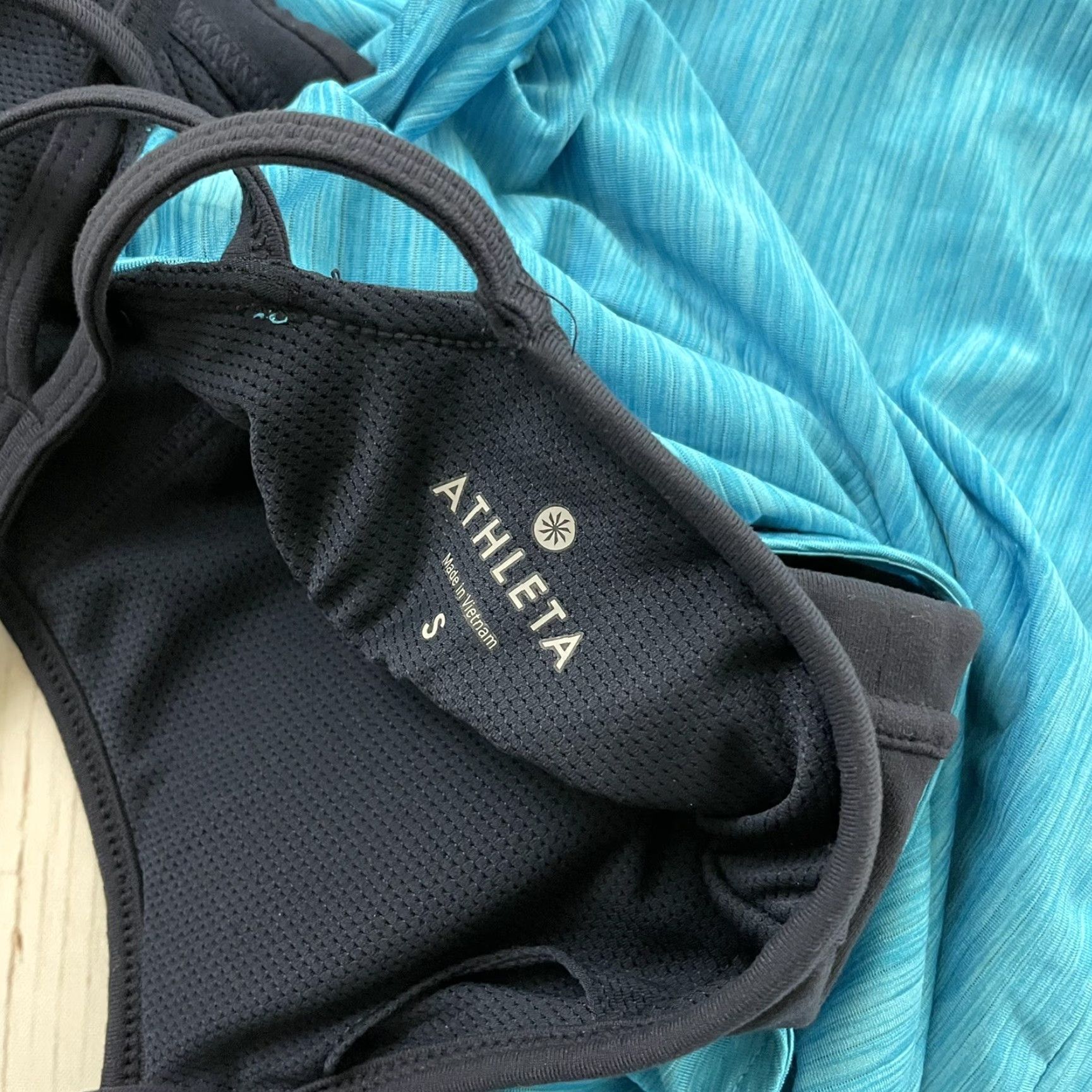 Athleta VINTAGE Athleta Strappy Built In Bra Flowy Yoga Tank Top Blue Women's Small Size S / US 4 / IT 40 - 6 Thumbnail