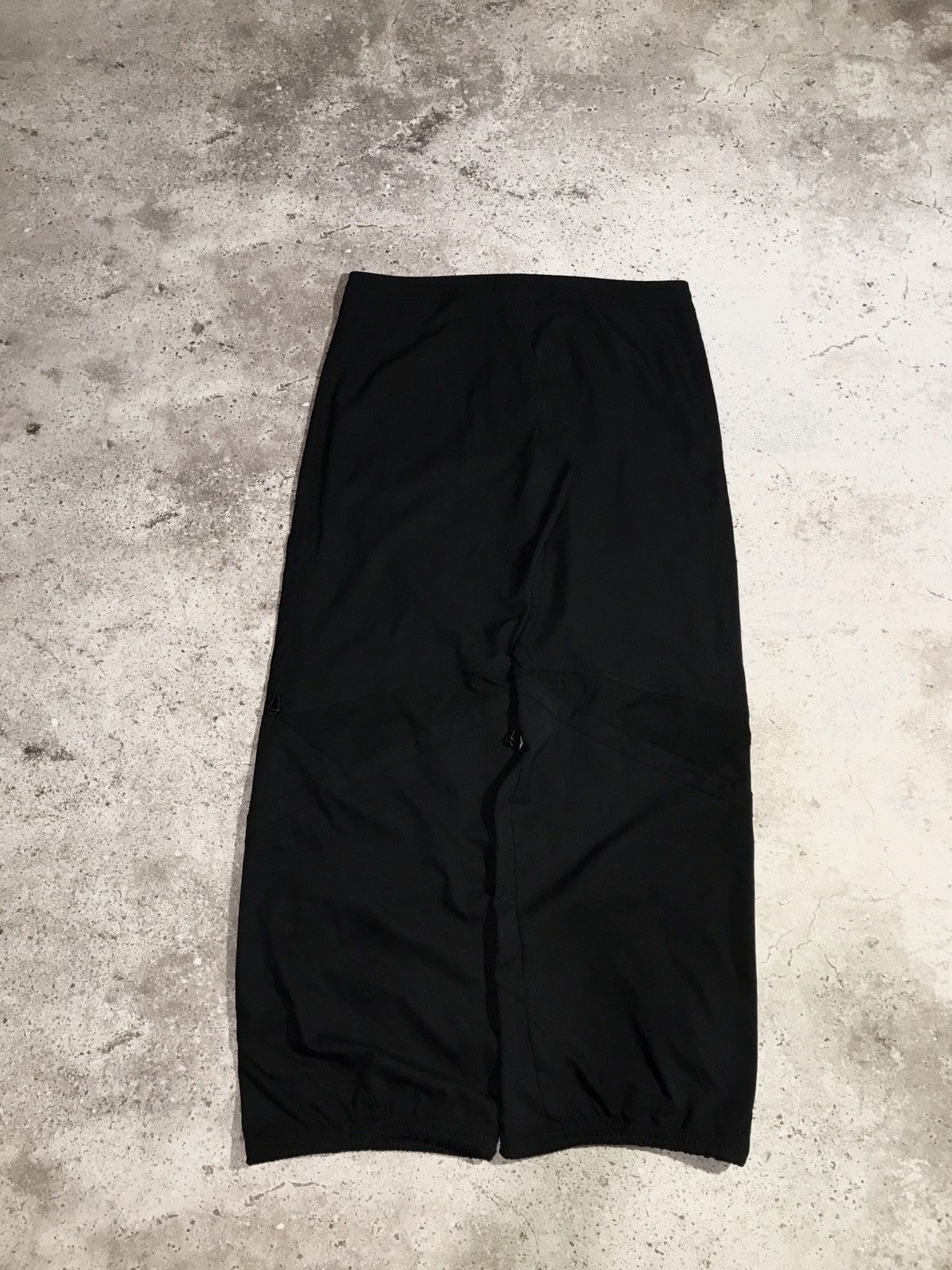 Nike × Vintage Vintage Y2K Nike Track Pants Embroiled Swoosh Black Size 34" / US 12 / IT 48 - 8 Thumbnail