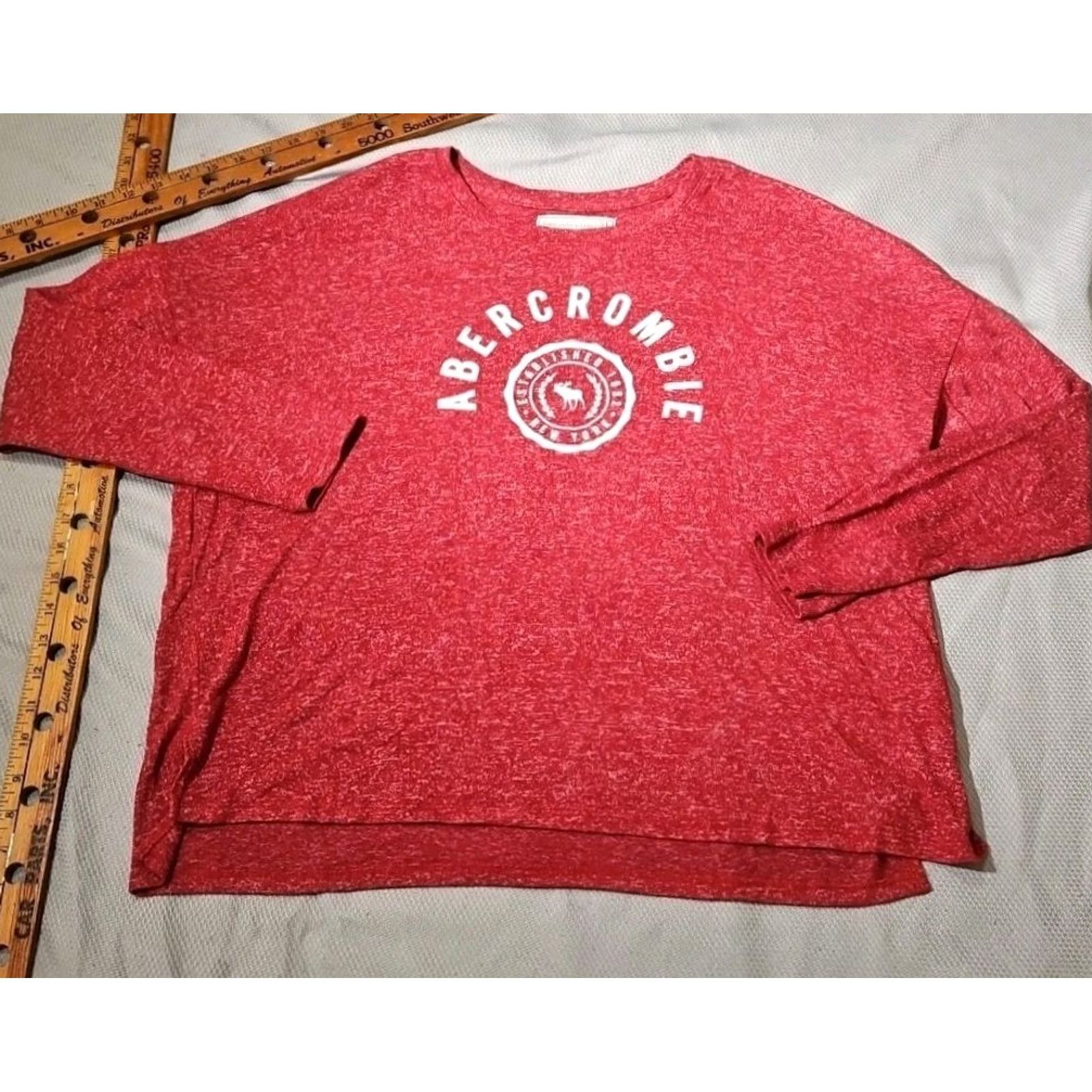 Abercrombie & Fitch Abercrombie & Fitch Shirt Womens XL Red Spellout Moose Logo Lightweight Stretch Size XL / US 12-14 / IT 48-50 - 2 Thumbnail