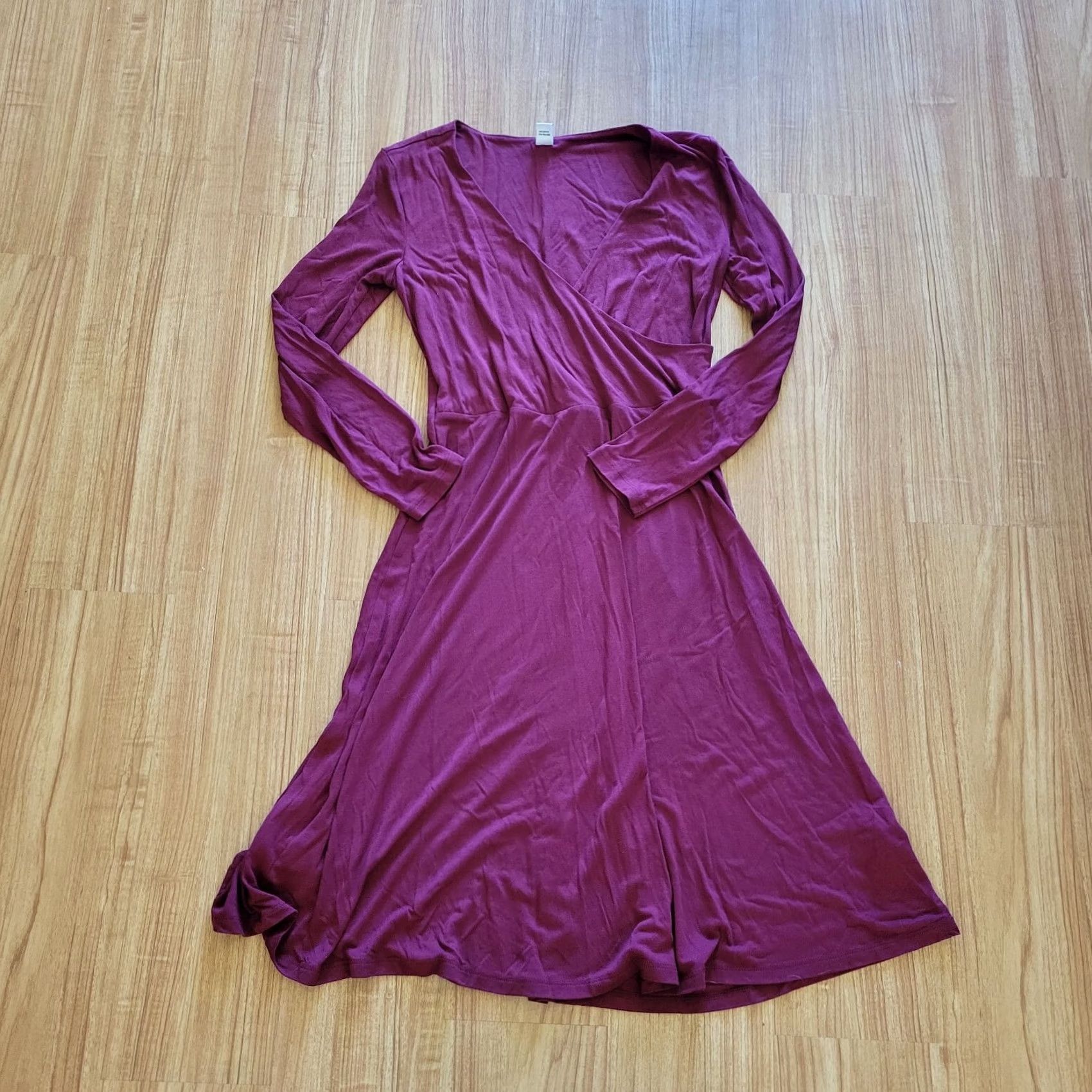 Old Navy Old Navy Dress Womens Size S Purple A Line Jersey V-Neck Casual Knee Length Size S / US 4 / IT 40 - 2 Thumbnail