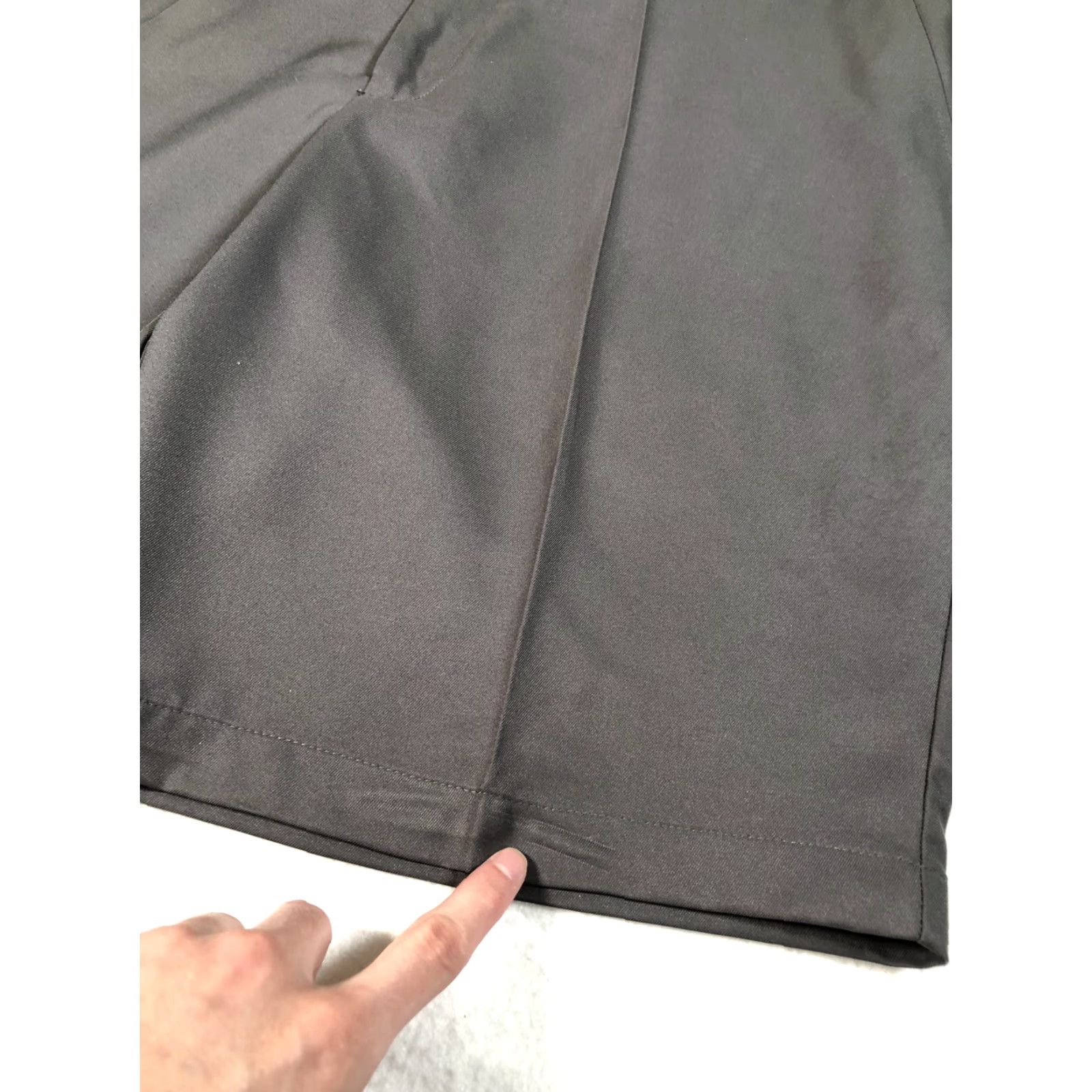 Vintage Greg Norman Golf Shorts 38 Mens Classic Pleated Chino Relaxed Bermuda Casual Pockets Gray 38 Mens Classic Golfing Size US 38 / EU 54 - 2 Thumbnail