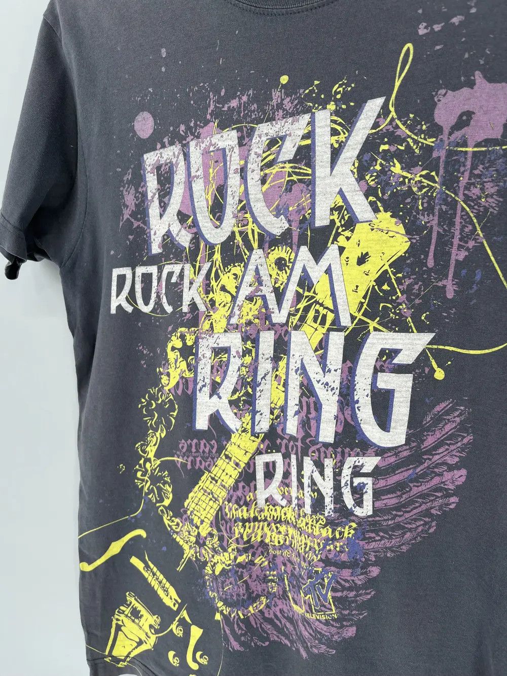 Band Tees Vintage Y2K rock ring festival kiss muse rammstein 2010 Size US S / EU 44-46 / 1 - 7 Thumbnail