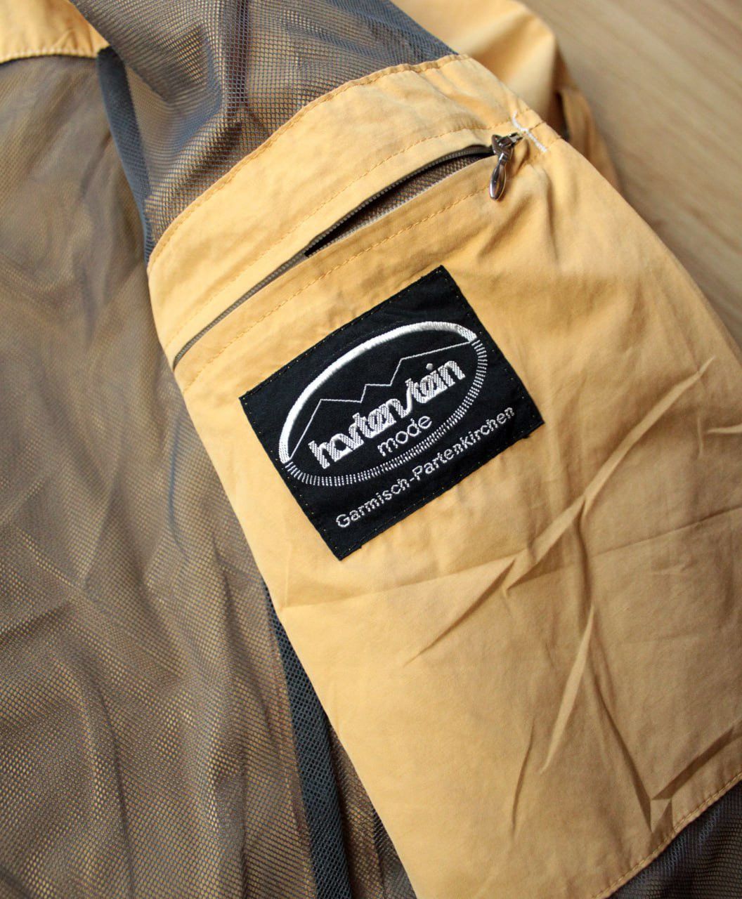 Bugatti × Vintage 🔥 Bugatti Light Jacket Zip Pockets Yellow Size US XL / EU 56 / 4 - 5 Thumbnail