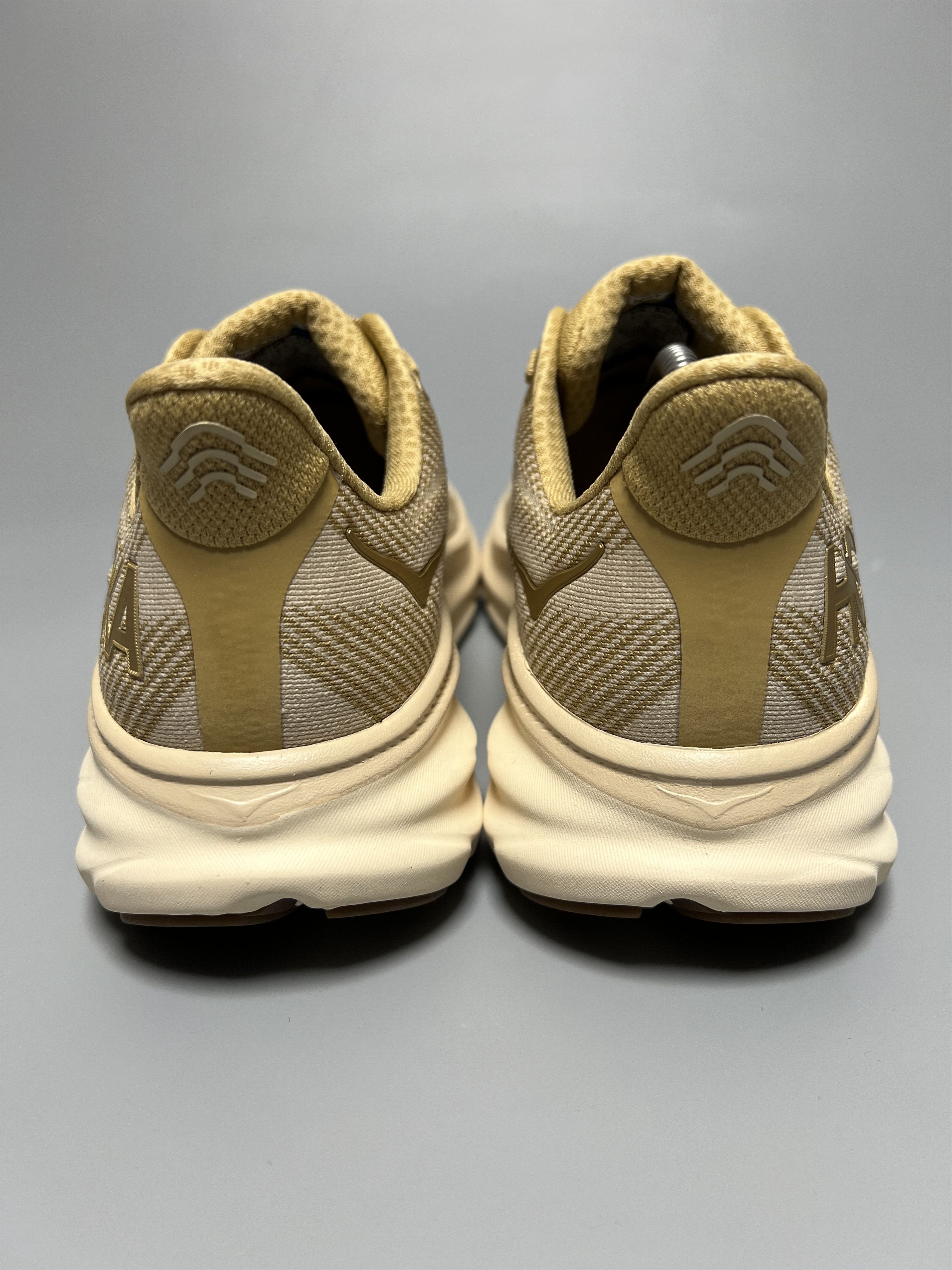 Hoka 9D Hoka One One Clifton 9 Running Shoes Walking Gym Size US 9 / EU 42 - 3 Thumbnail