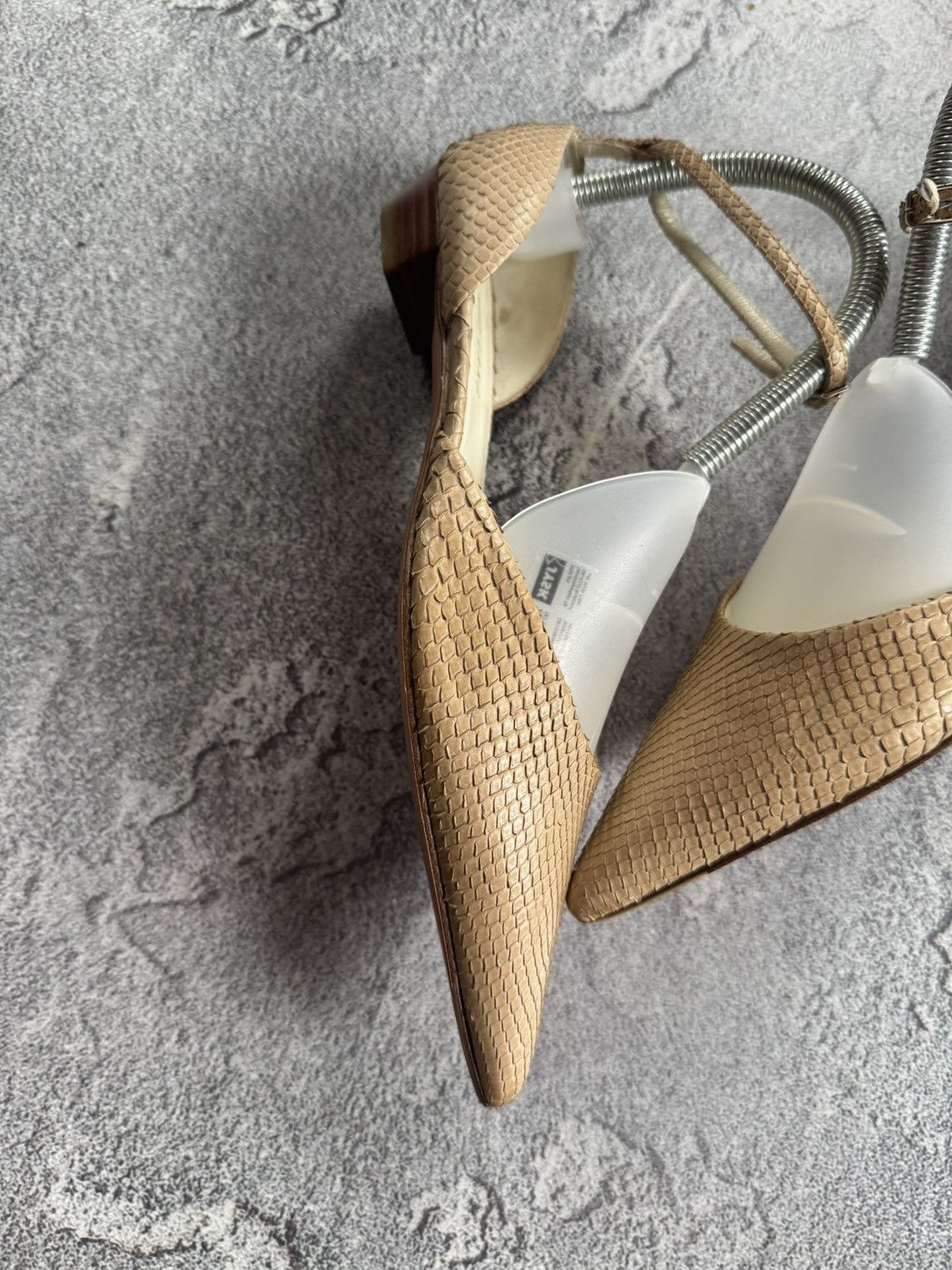 Helmut Lang Helmut Lang 35.5 textured leather pointed toe heels 👠- tan Size US 5.5 / IT 35.5 - 5 Thumbnail