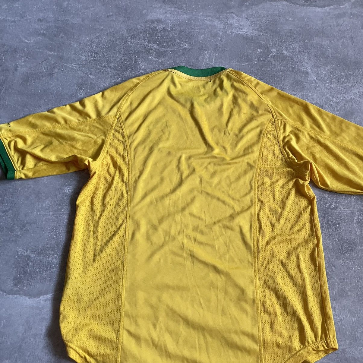 Nike Vintage Nike Brazil Soccer Jersey Football Shirt tee RARE Size US M / EU 48-50 / 2 - 10 Thumbnail