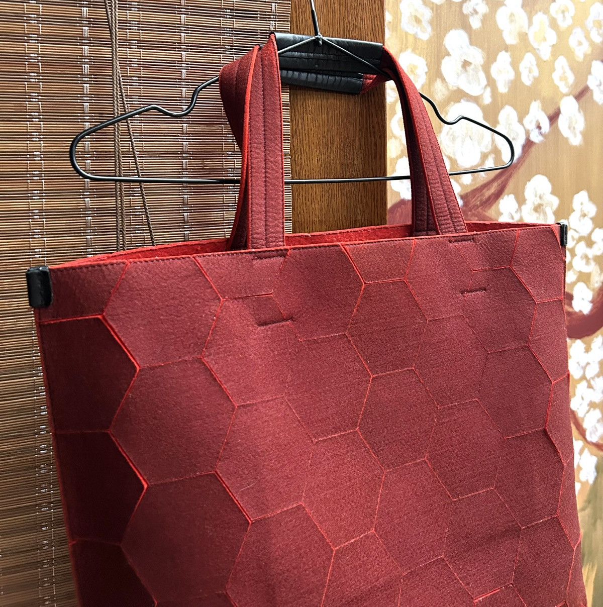 Issey Miyake × Japanese Brand × Pleats Please Issey Miyake Pleats Pleats by Issey Miyake Quilted Felt Tote Bag In Red Size ONE SIZE - 3 Thumbnail