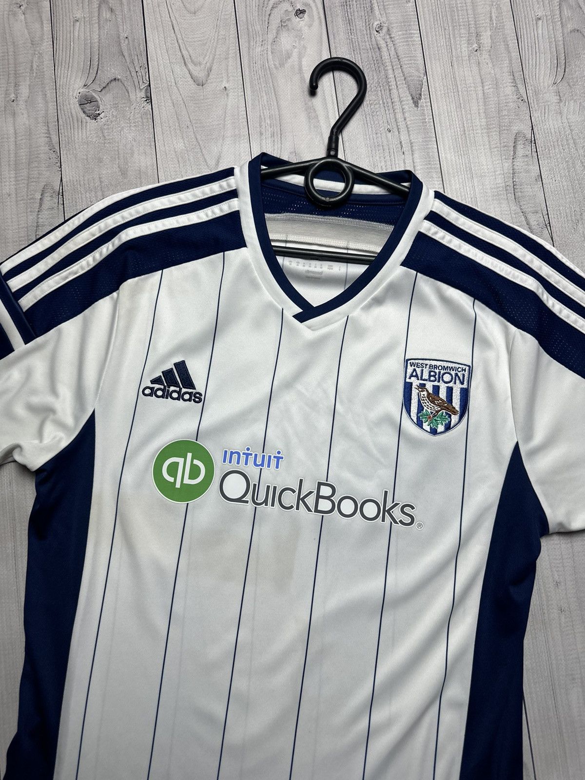 Adidas × Vintage Vintage adidas West Bromwich soccer jersey size M Size US M / EU 48-50 / 2 - 2 Thumbnail