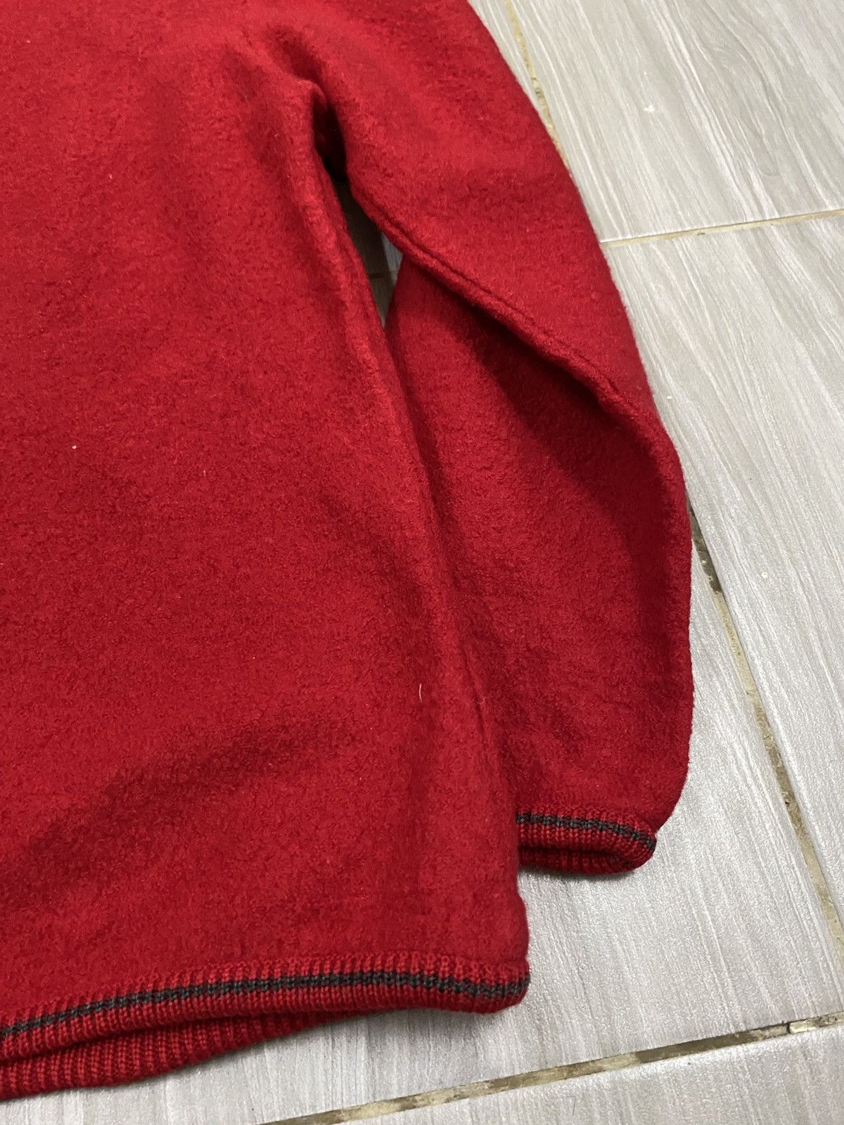 Vintage Vintage Red Wool FullZip Cardigan Black Maple Leaf Appliqués Size US M / EU 48-50 / 2 - 6 Thumbnail