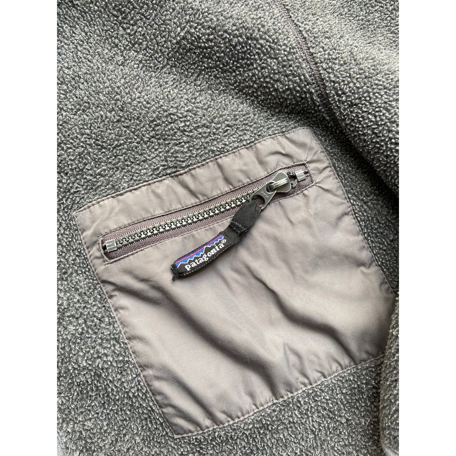 Patagonia × Vintage Vintage Patagonia Grey Fleece Zip Up Jacket Made in USA XL Size US XL / EU 56 / 4 - 3 Thumbnail