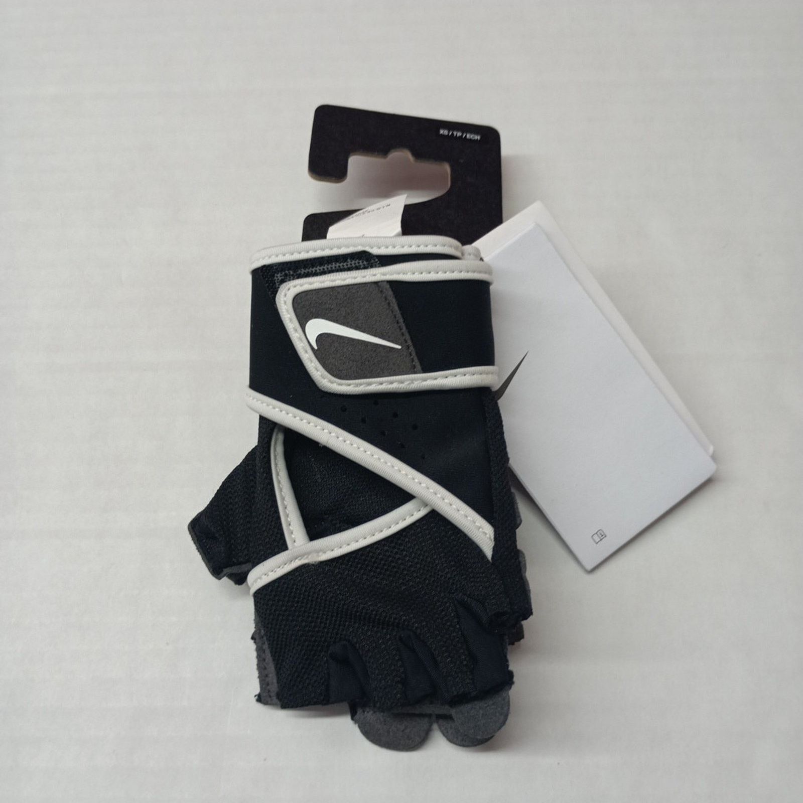 Nike Nike Gloves Women's XS Black Premium Heavyweight Training Size ONE SIZE - 1 Thumbnail