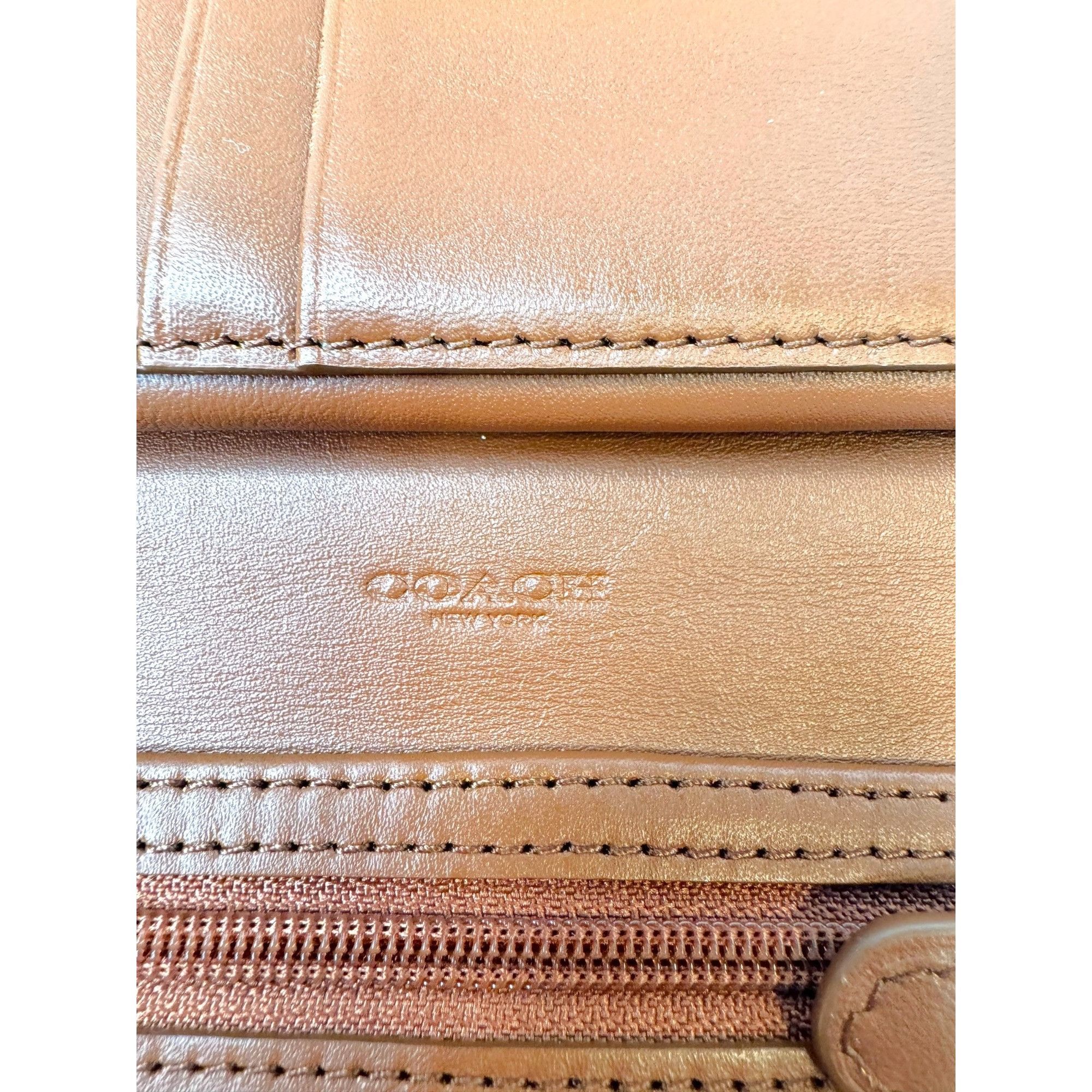 Coach Coach Brown Leather Wallet Purse Phone Holder Removable Stra Size ONE SIZE - 9 Thumbnail