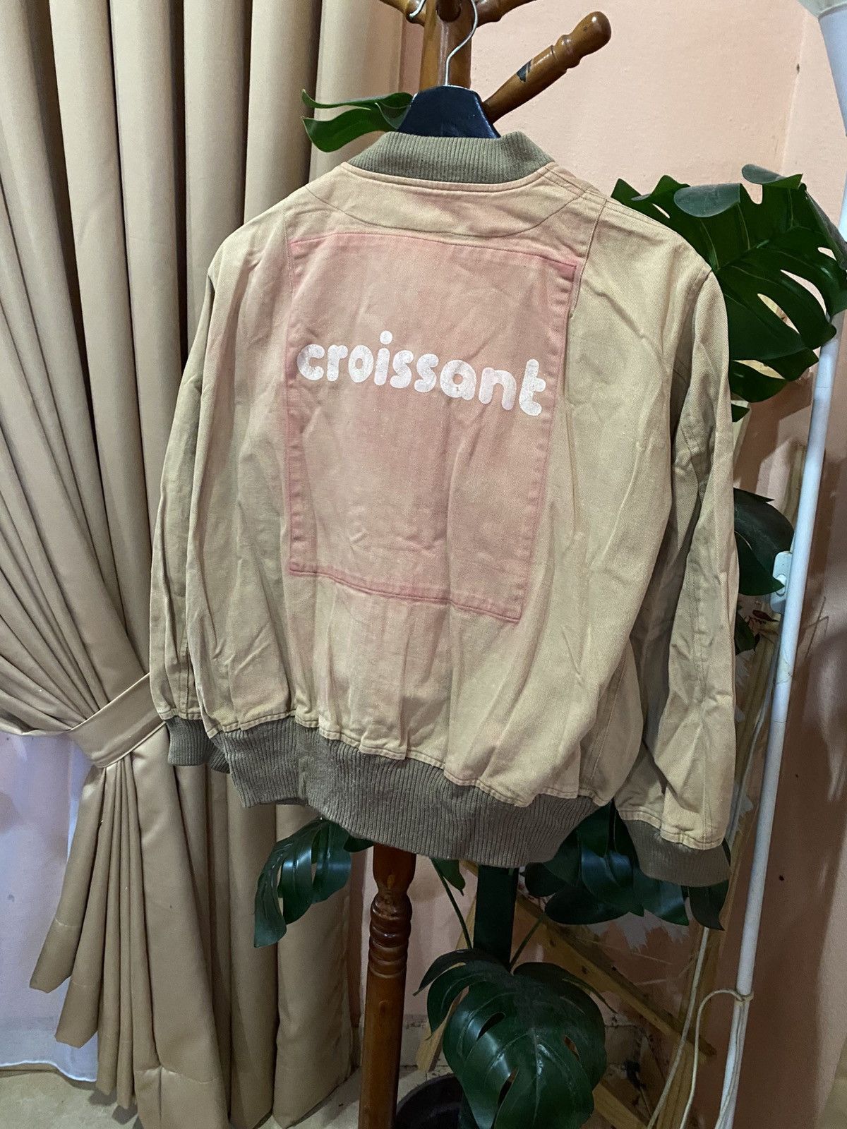 Japanese Brand Vintage “Croissant” Graphic Bomber Jacket Beige/Khaki Casual Size US M / EU 48-50 / 2 - 11 Thumbnail