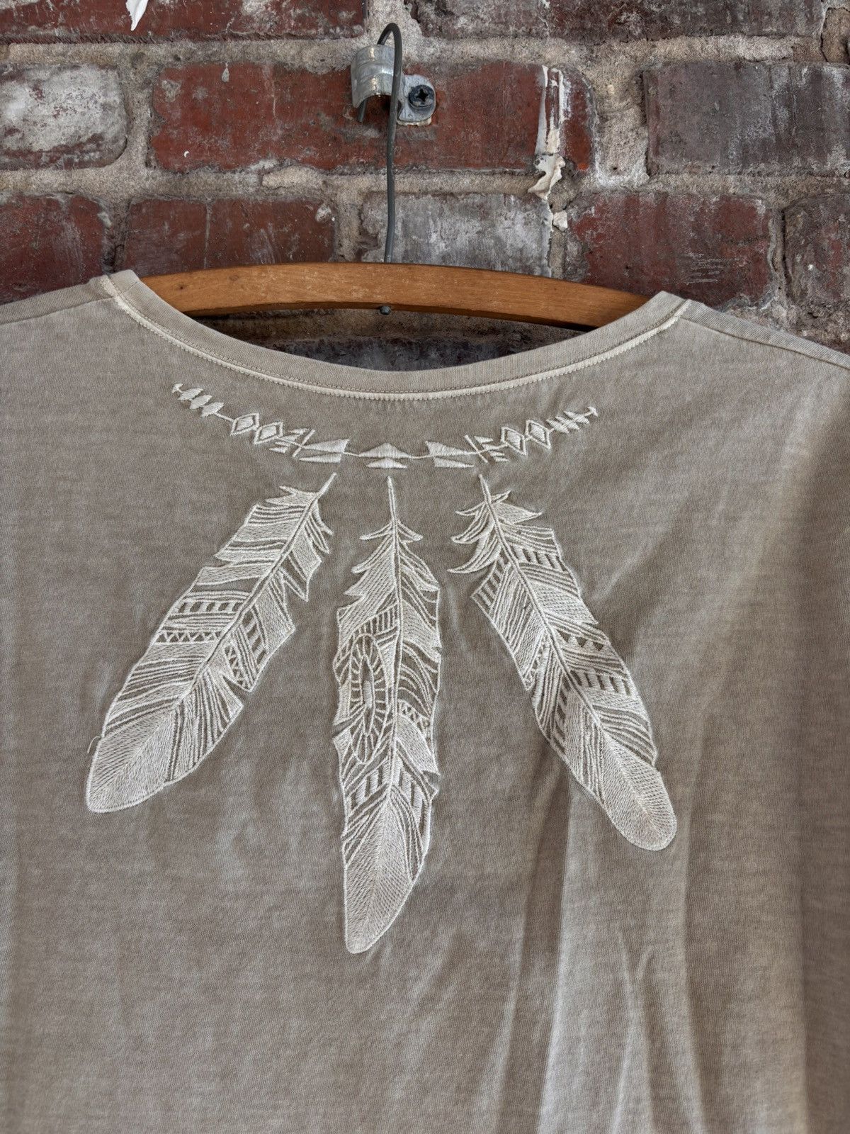 GOA Grey GOA Feather t shirt! U Neck Size Small. Size US S / EU 44-46 / 1 - 3 Thumbnail