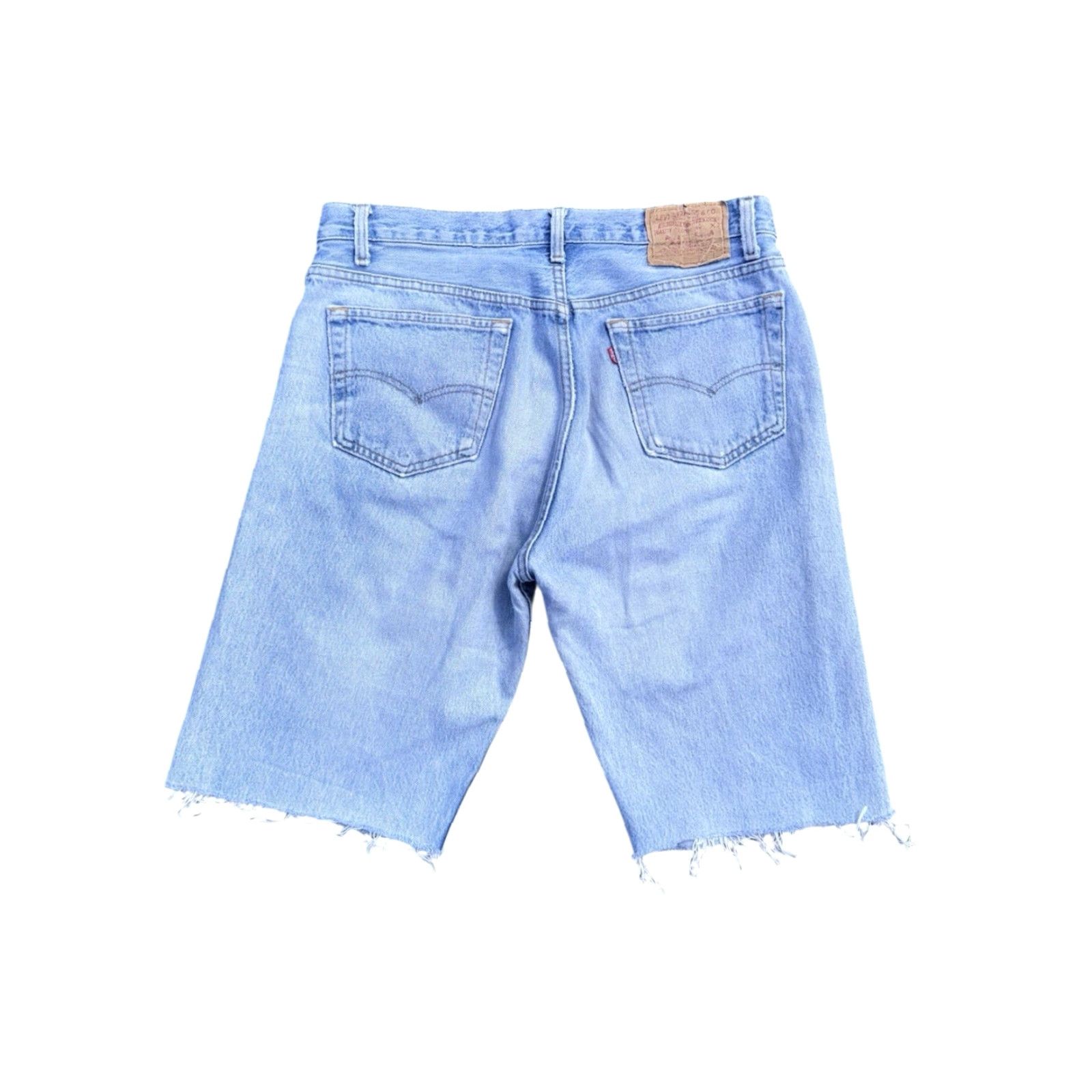 Levi's VINTAGE Levi's 90s Light Wash Raw Hem 5010191 Jean Shorts Bermuda Size 36 Regular Men Blue Jorts Rare Size US 36 / EU 52 - 2 Thumbnail