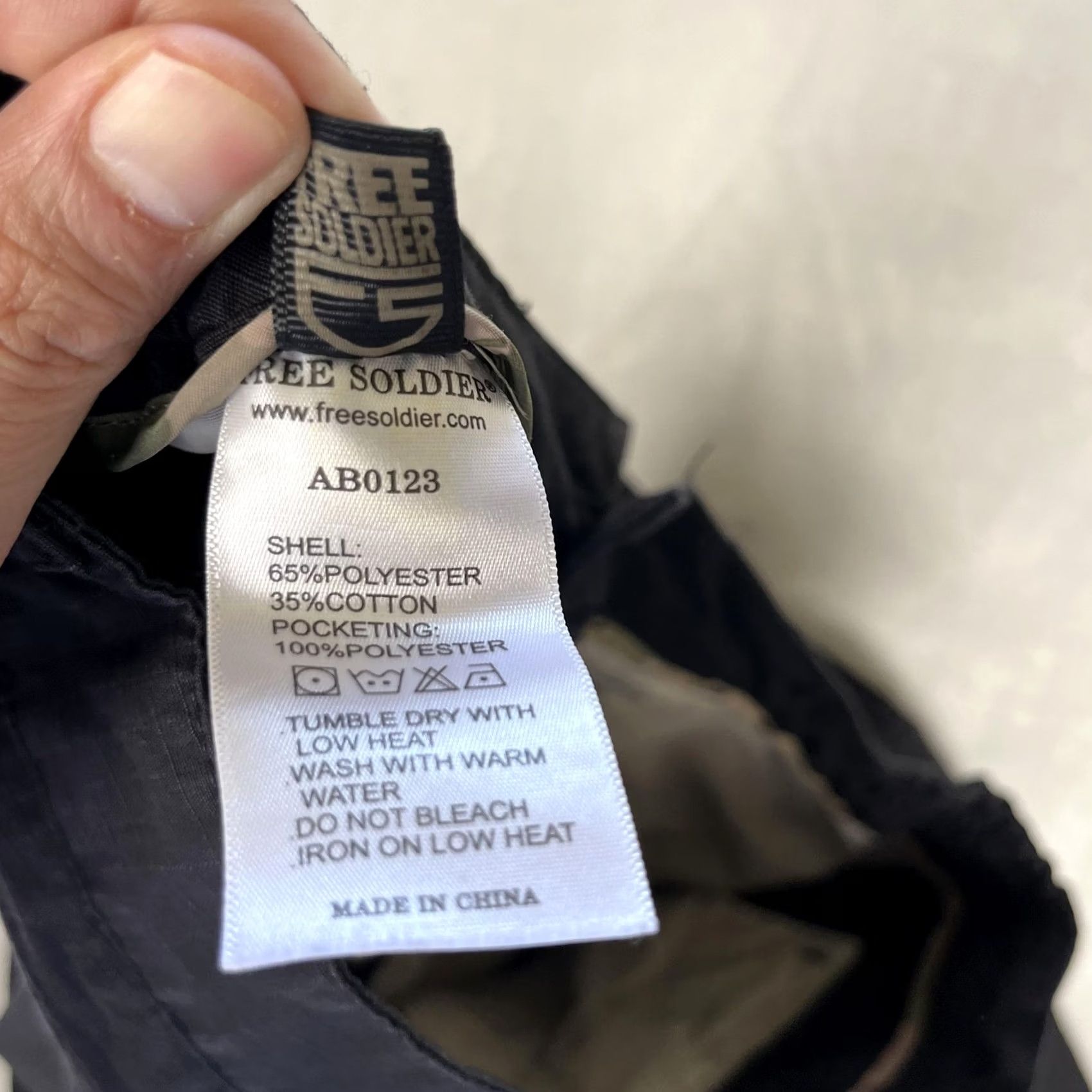 Vintage Free Soldier Mens Pants Black Cargo 34x30 Relaxed Fit Ripstop Pocket Utility Workwear Outdoor Size US 34 / EU 50 - 7 Thumbnail