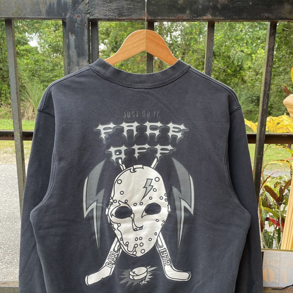Nike × Vintage 🔥Vintage Y2K Nike Face Off Big Skull Logo Sweatshirts Size US M / EU 48-50 / 2 - 2 Thumbnail