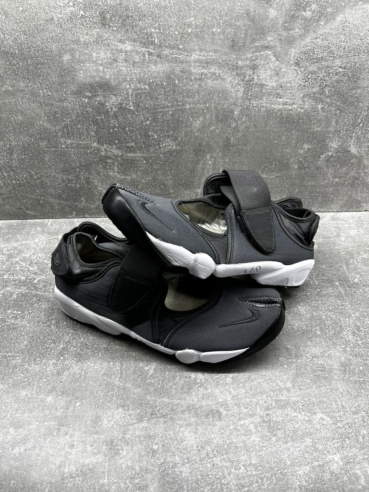 Nike × Vintage Vintage Nike Air Rift Sandals Tabi Black Shoes Vintage Y2k Size US 9 / EU 42 - 2 Thumbnail