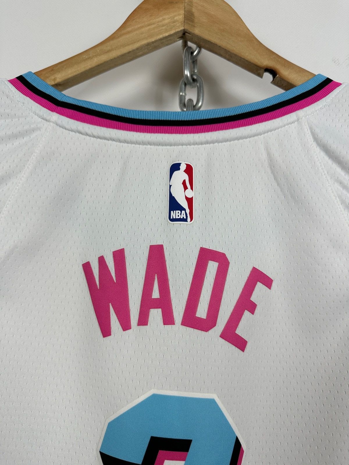 NBA Nike Miami Heat Swingman Vice City Dwyane Wade Jersey Size US S / EU 44-46 / 1 - 13 Thumbnail