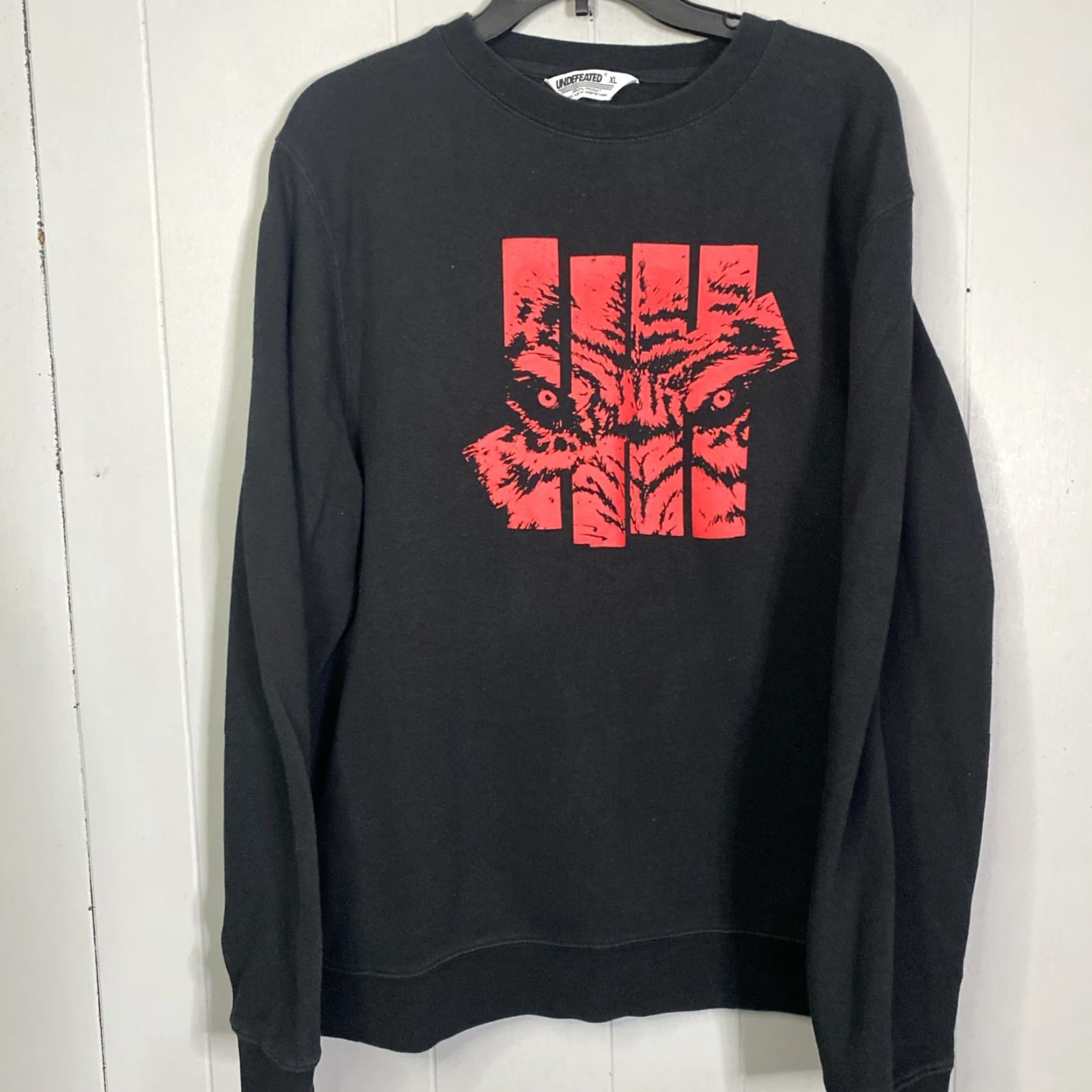 Undefeated VINTAGE Undefeated Wolf Sweatshirt Crewneck Fleece Black Mens XL Size US XL / EU 56 / 4 - 3 Thumbnail