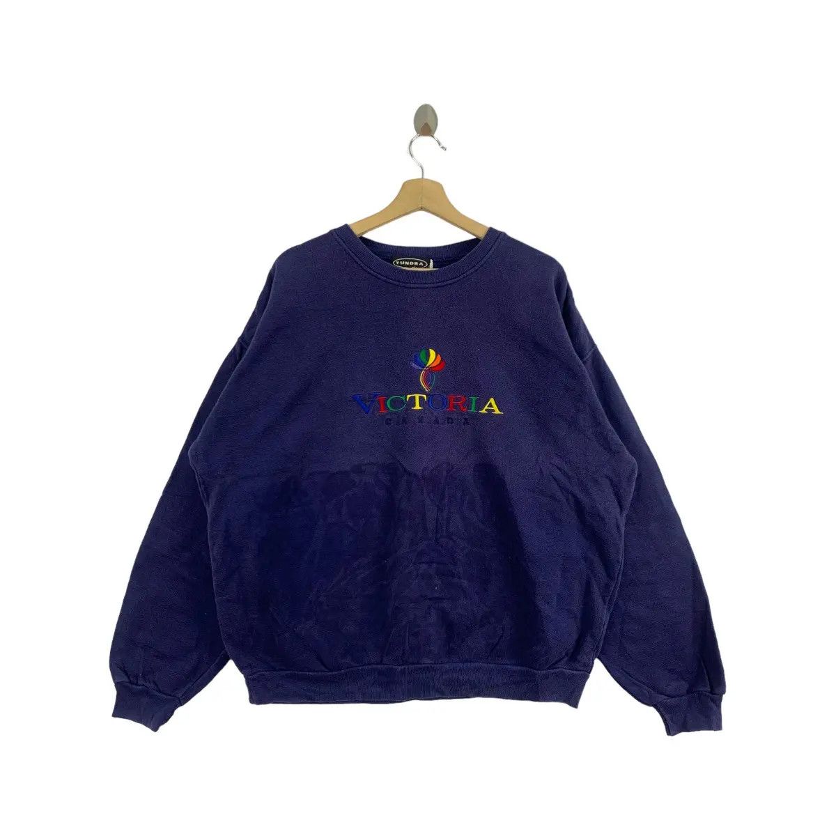 Vintage Vintage TUNDRA VICTORIA CANADA Embroidered Sweatshirt Size M / US 6-8 / IT 42-44 - 1 Thumbnail