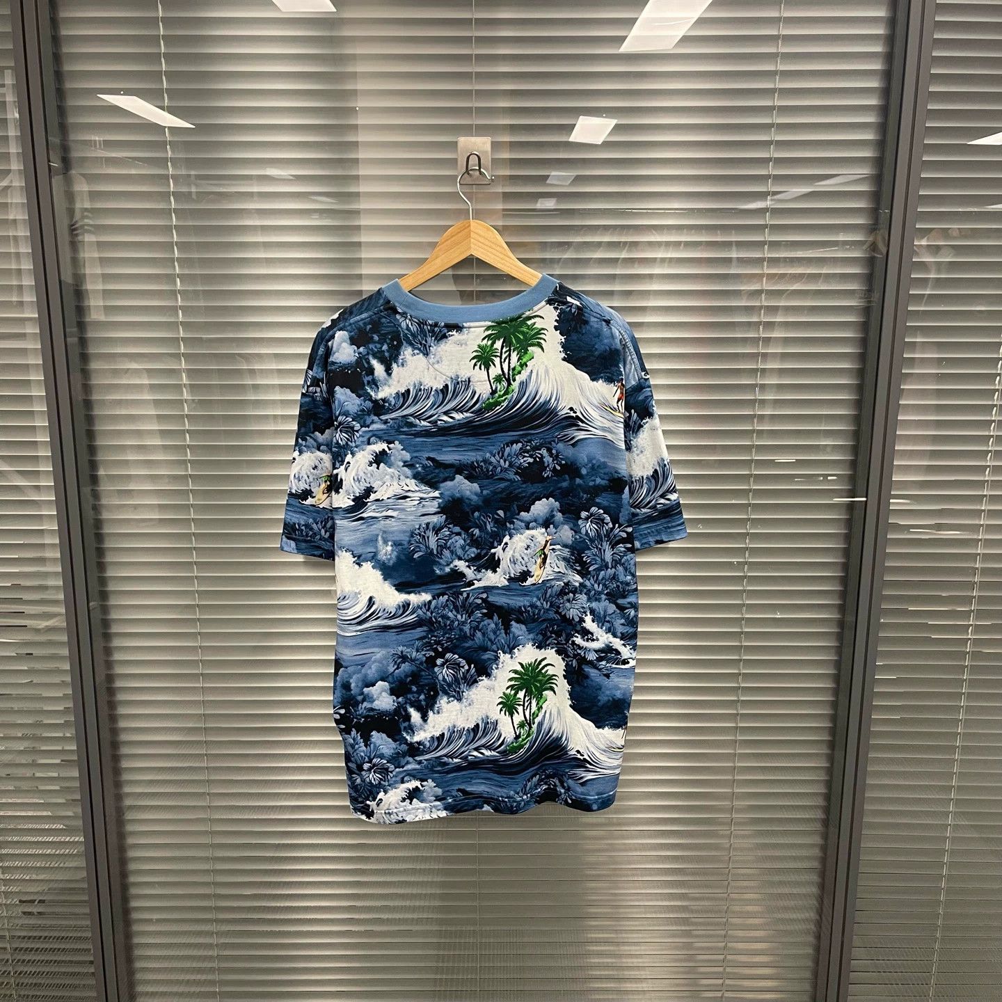 Louis Vuitton Louis Vuitton 24ss surf wave print short sleeve Size US L / EU 52-54 / 3 - 2 Thumbnail