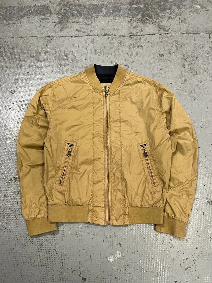 Armani 1990s Armani Réversible Beige & Navy Nylon Bomber Jacket Size US S / EU 44-46 / 1 - 1 Thumbnail