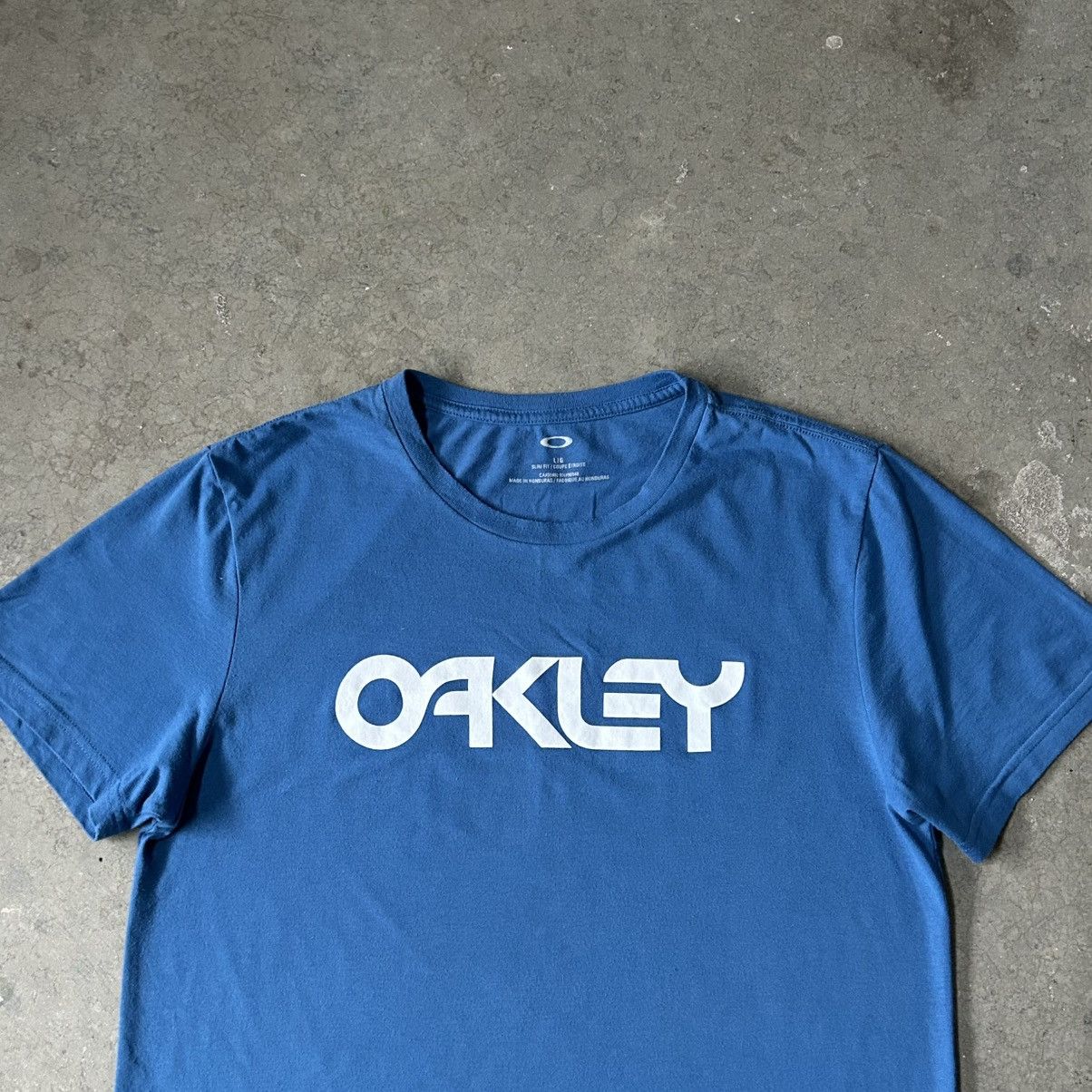 Oakley Oakley Ocean Blue Spell Out Logo Tee - Slim Fit - Size L Size US L / EU 52-54 / 3 - 2 Thumbnail