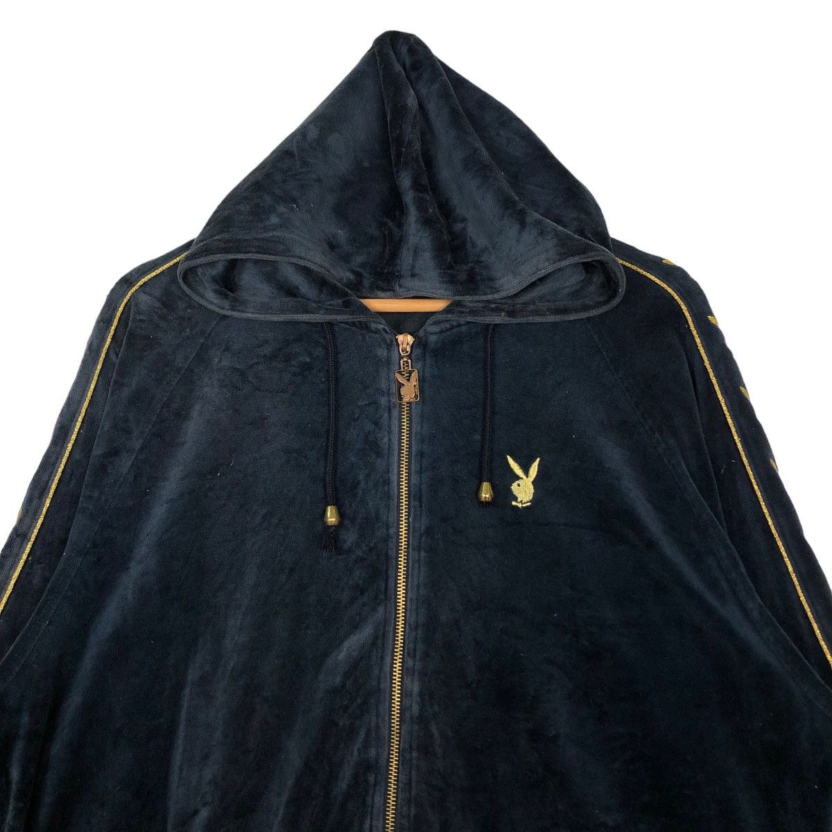 Japanese Brand 🔥Vtg Velvet Jacket Playboy Side Tape Design Big Logo Size US L / EU 52-54 / 3 - 3 Thumbnail