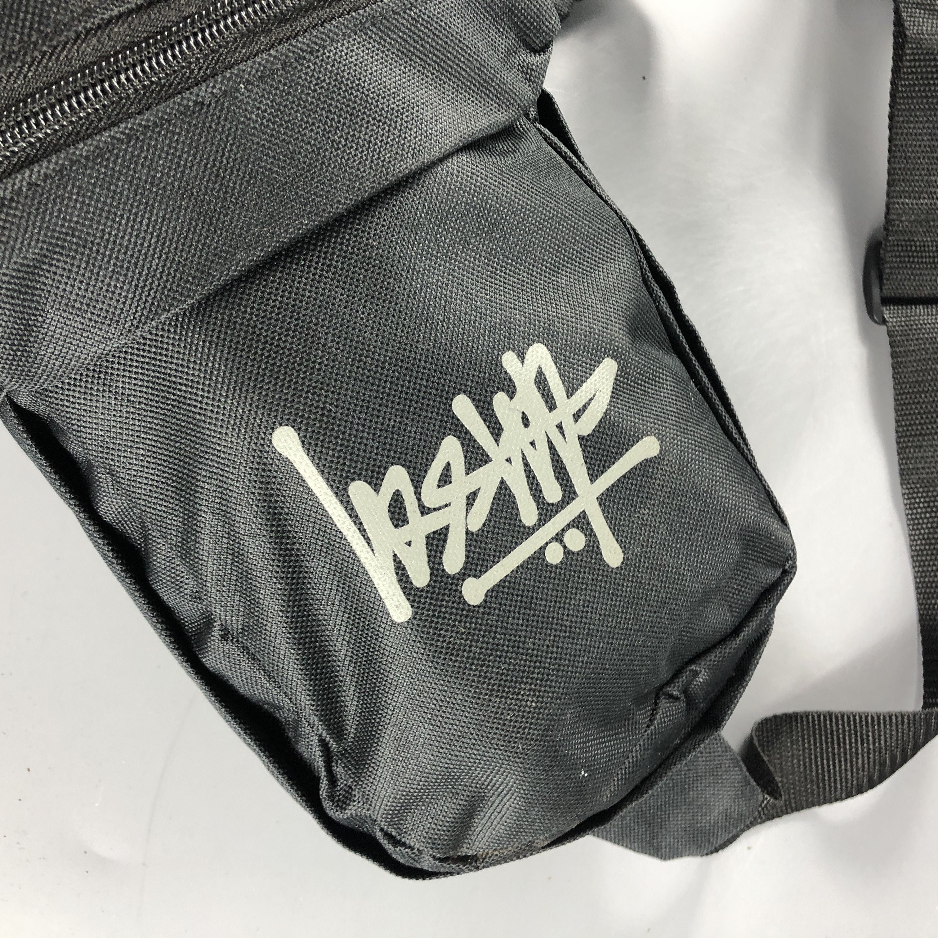 Stussy AUTHENTIC Stussy 🇯🇵 Magazine Troops Crossbody Sling Bag Size ONE SIZE - 3 Thumbnail