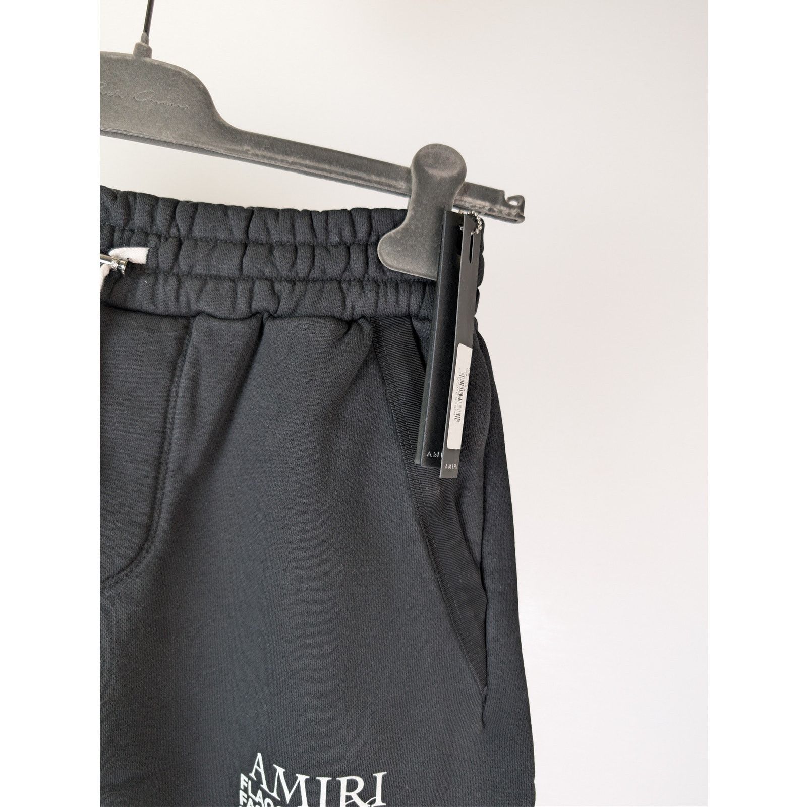 Amiri o1rshd1 Dubai Exclusive Sweatshort in Black Size US 30 / EU 46 - 5 Thumbnail