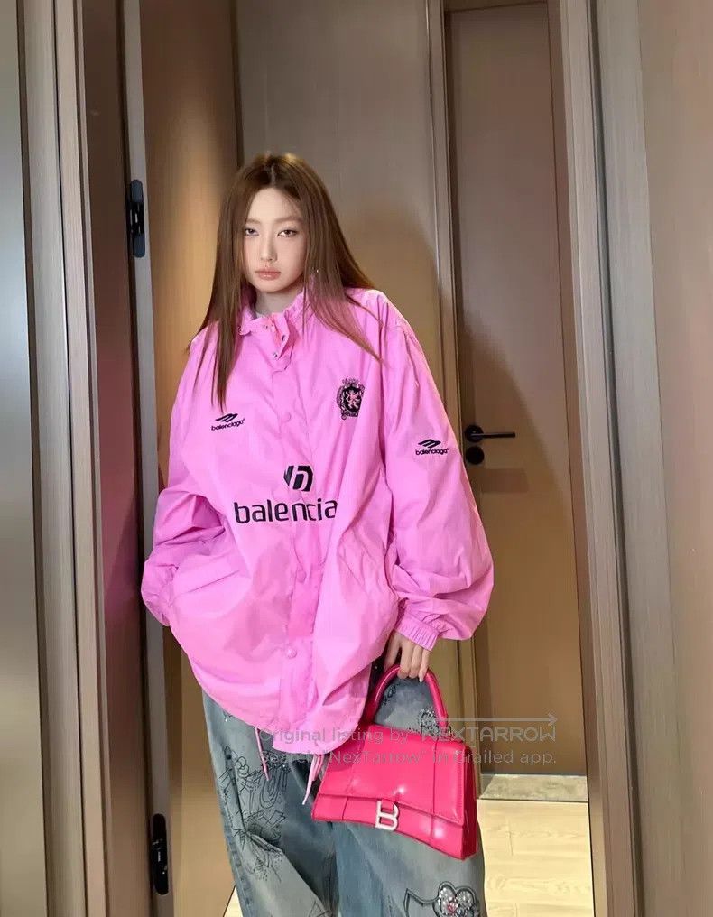Balenciaga Balenciaga Pink Manchester United Logo Printed Oversized C Size US XS / EU 42 / 0 - 1 Thumbnail