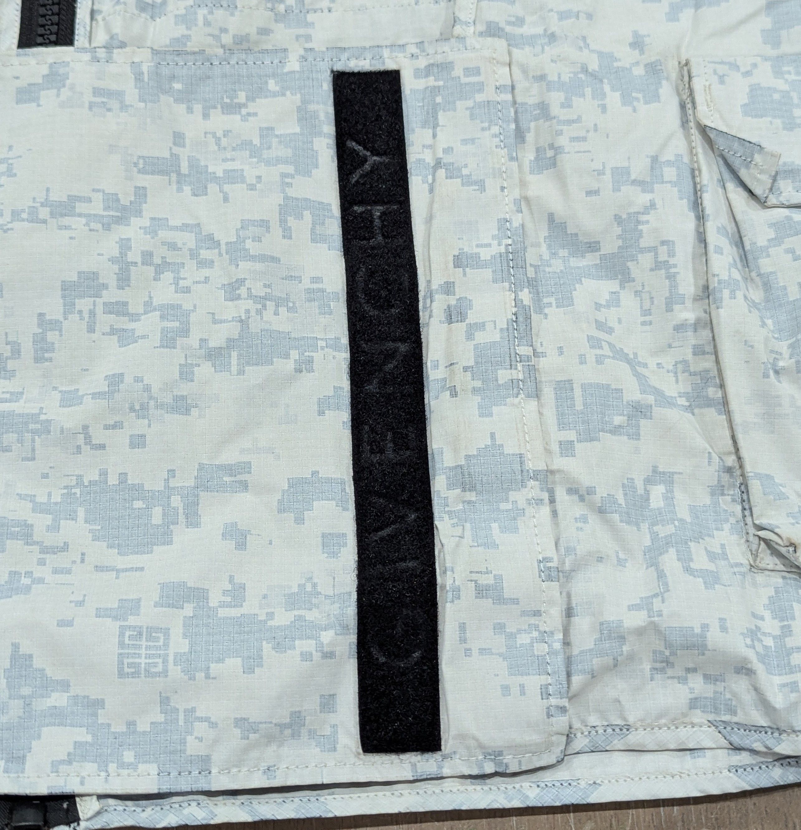 Givenchy GIVENCHY Lightweight V-Cargo Vest Gray 50 Size US M / EU 48-50 / 2 - 6 Thumbnail