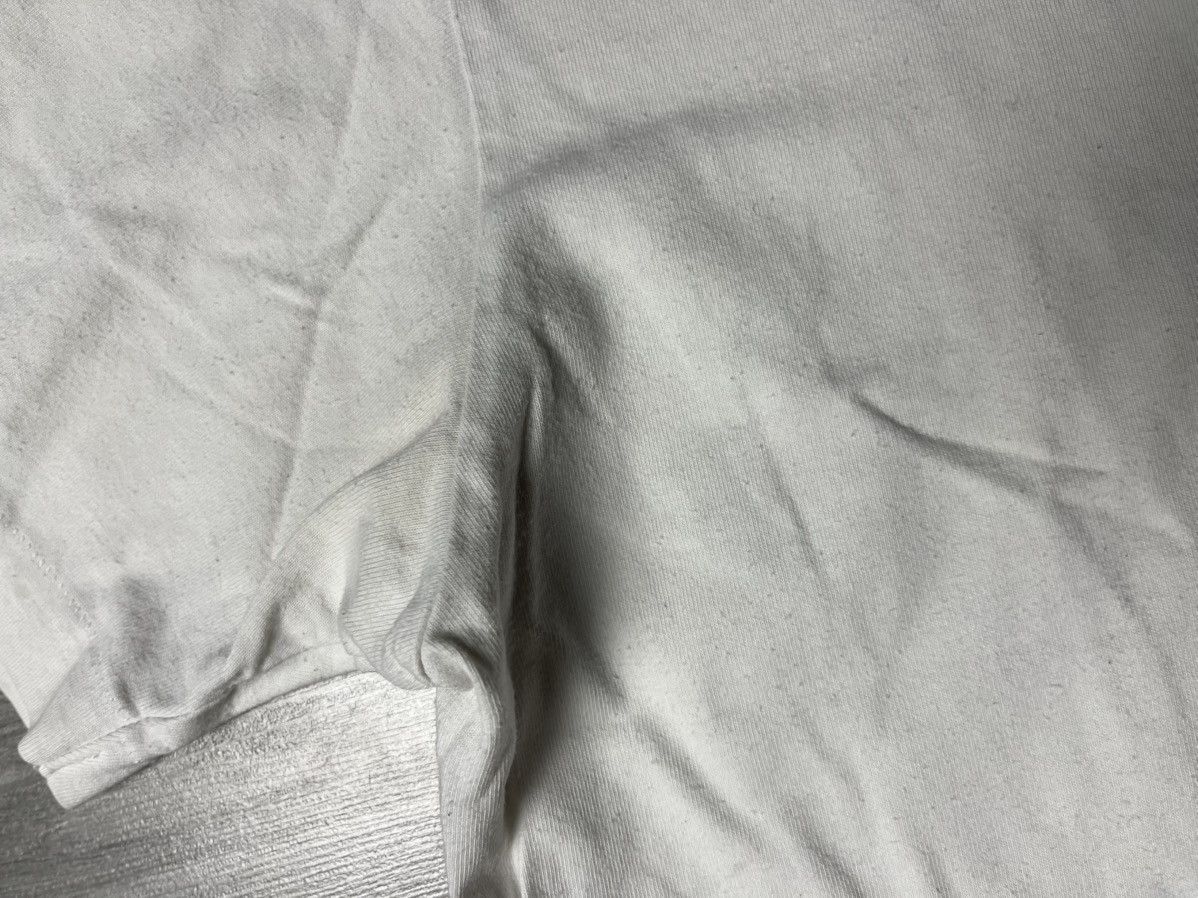 Kaws × Uniqlo Uniqlo x Kaws pocket Tshirt logo size Small Size US S / EU 44-46 / 1 - 6 Thumbnail