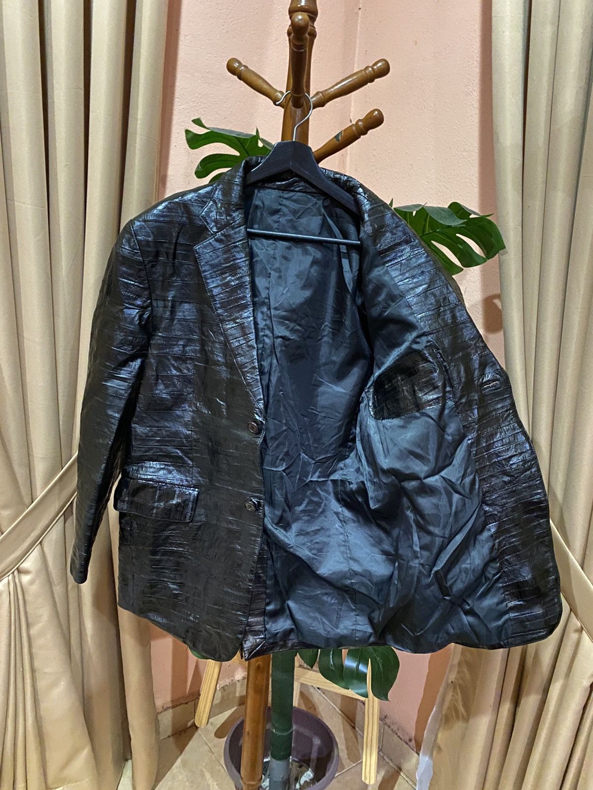 Other Vintage Glossy Black Faux Leather Blazer Jacket - Unisex Size US L / EU 52-54 / 3 - 9 Thumbnail