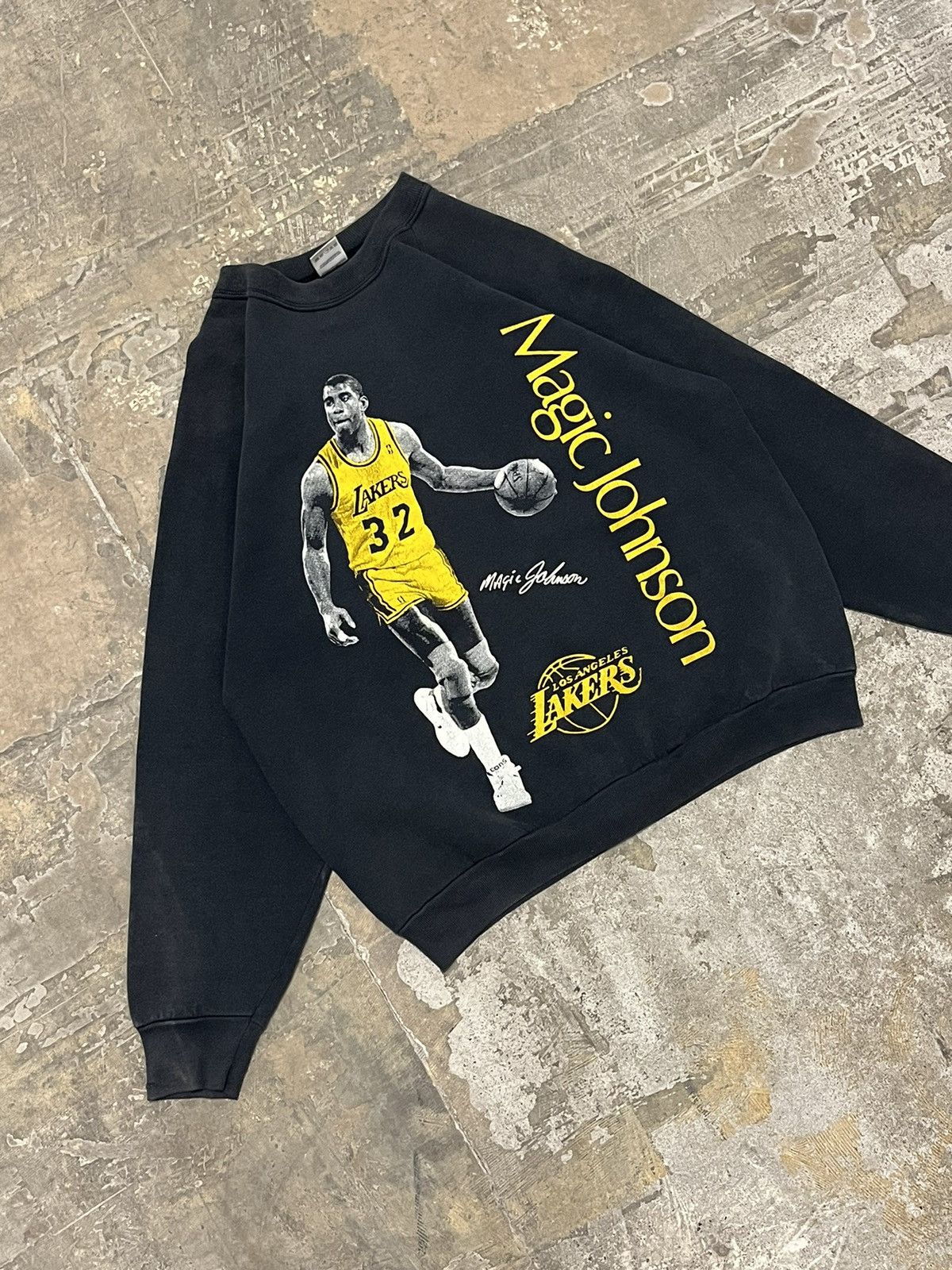 Vintage Crazy rare vintage Los Angeles Lakers Magic Johnson Crewneck Size US L / EU 52-54 / 3 - 2 Thumbnail